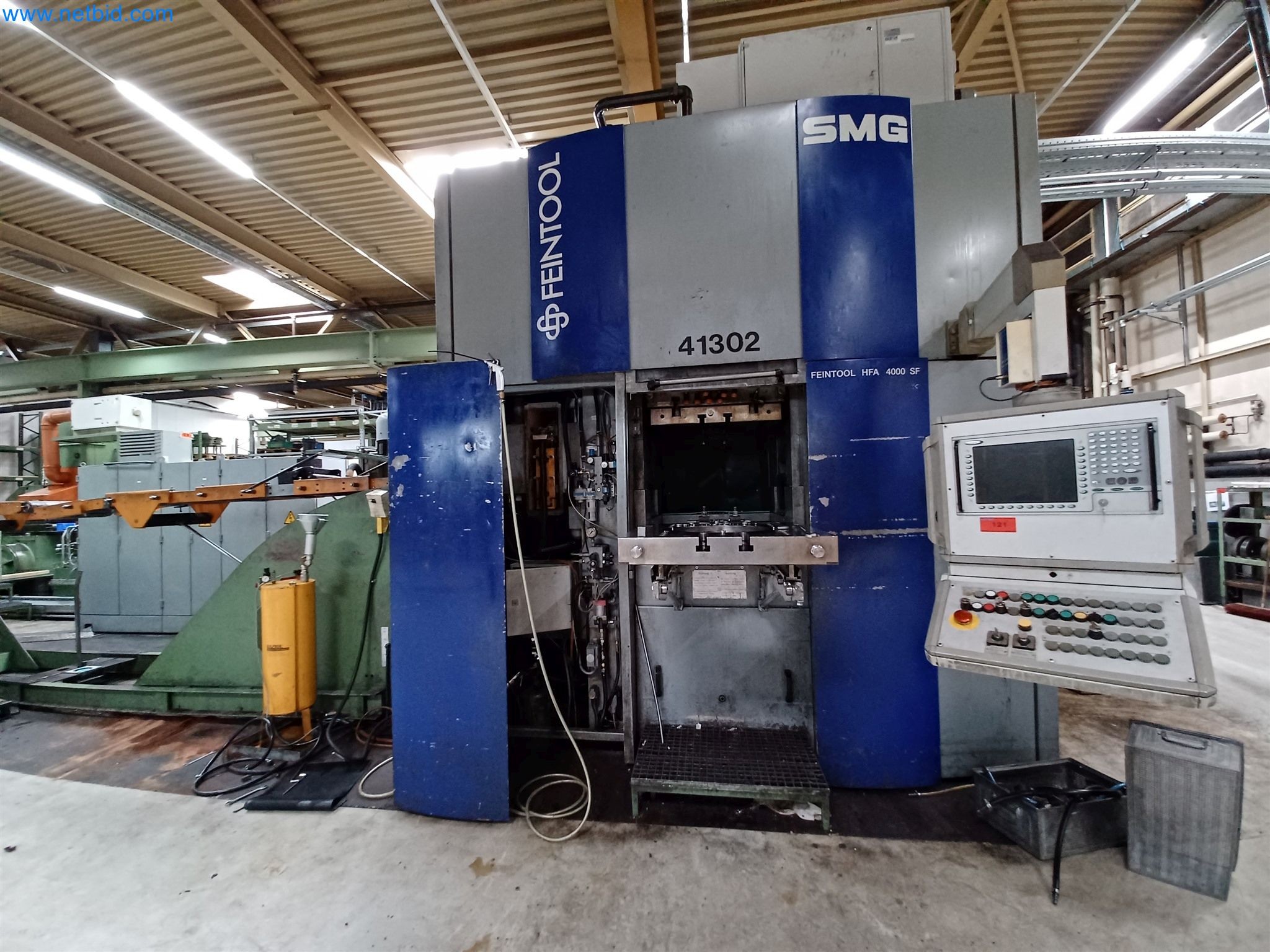 Machines pour la fabrication de pièces découpées, entre autres pour le secteur de l'automobile-1