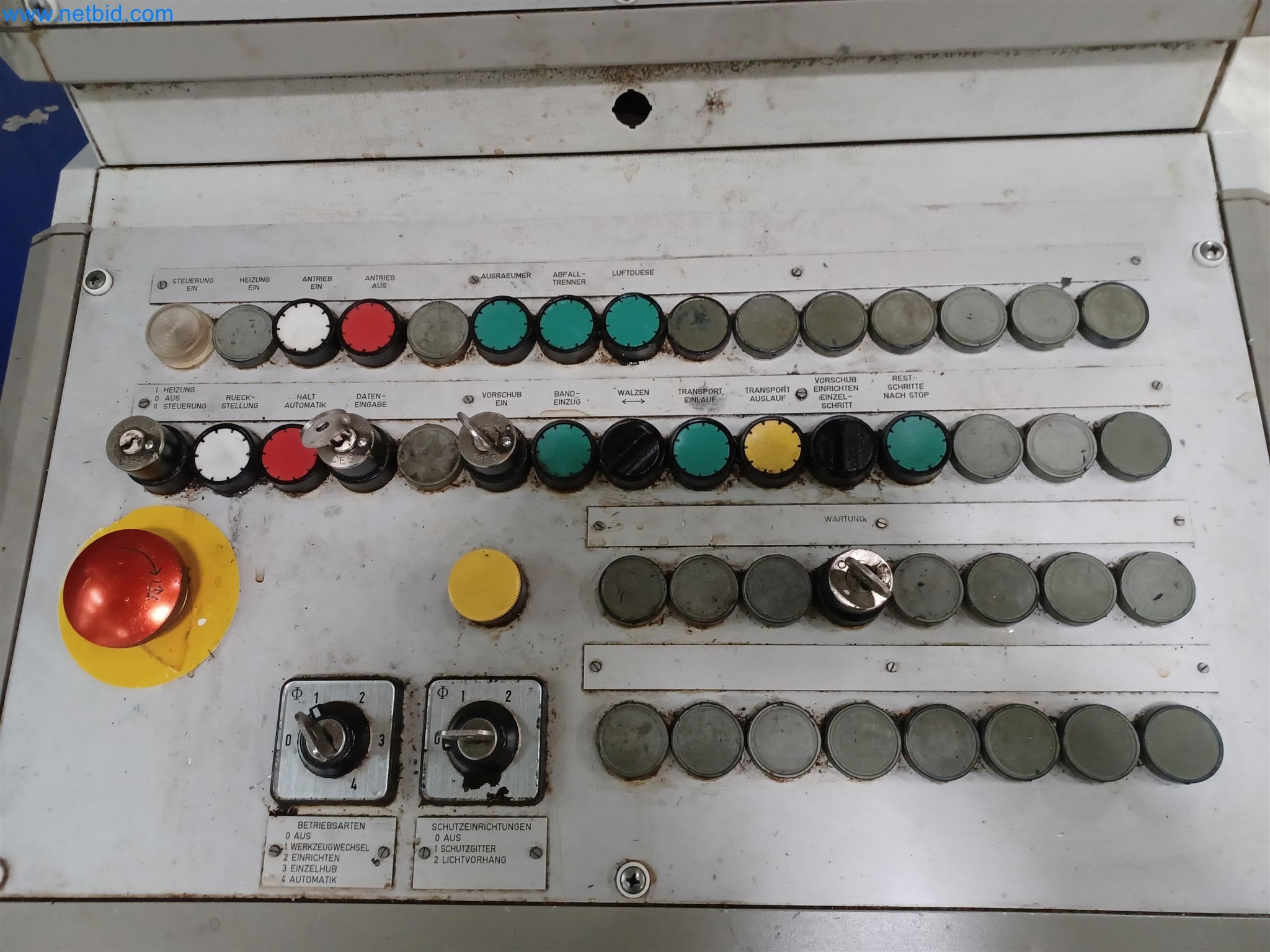 Machines pour la fabrication de pièces découpées, entre autres pour le secteur de l'automobile-4