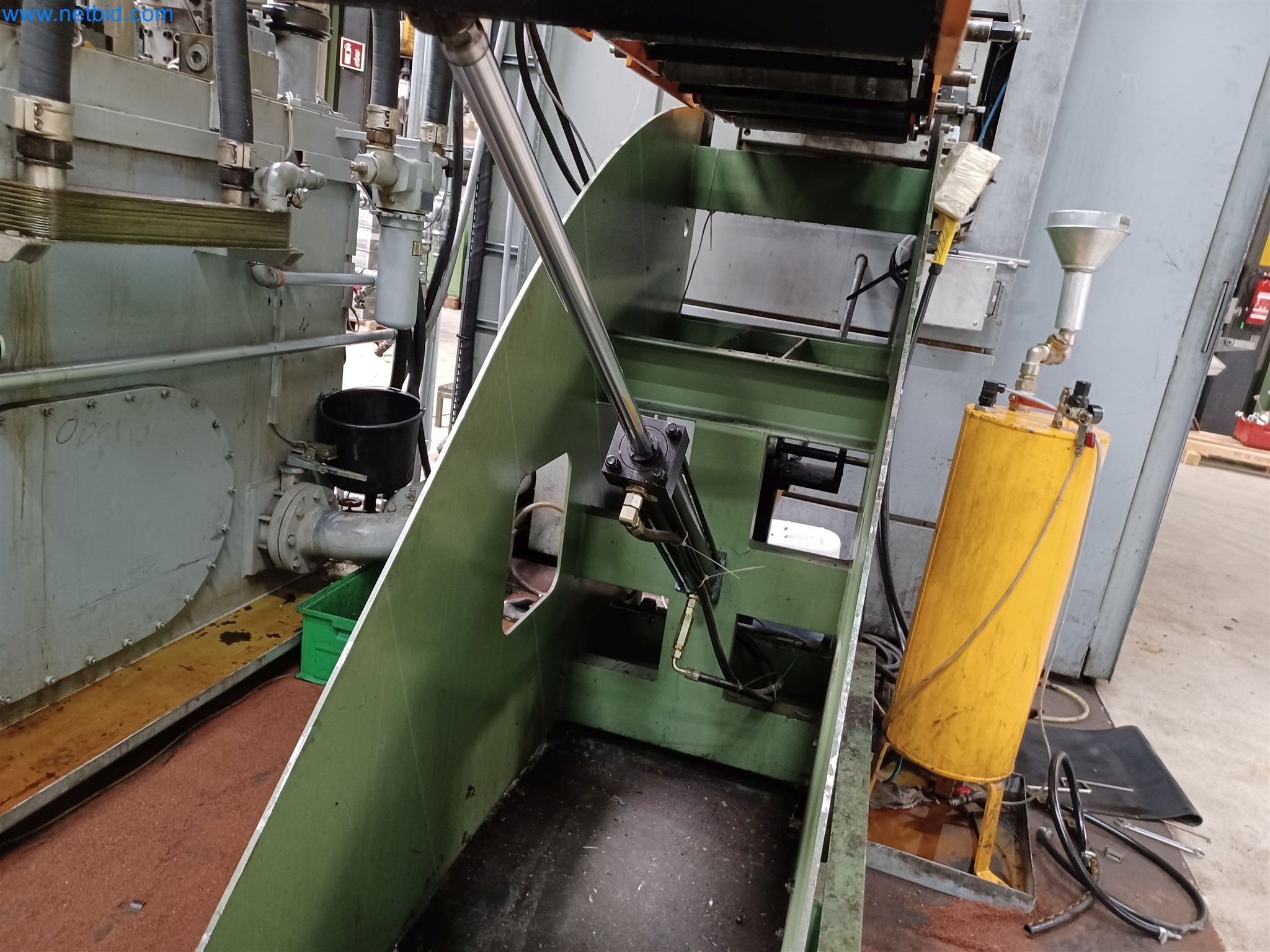 Machines pour la fabrication de pièces découpées, entre autres pour le secteur de l'automobile-8