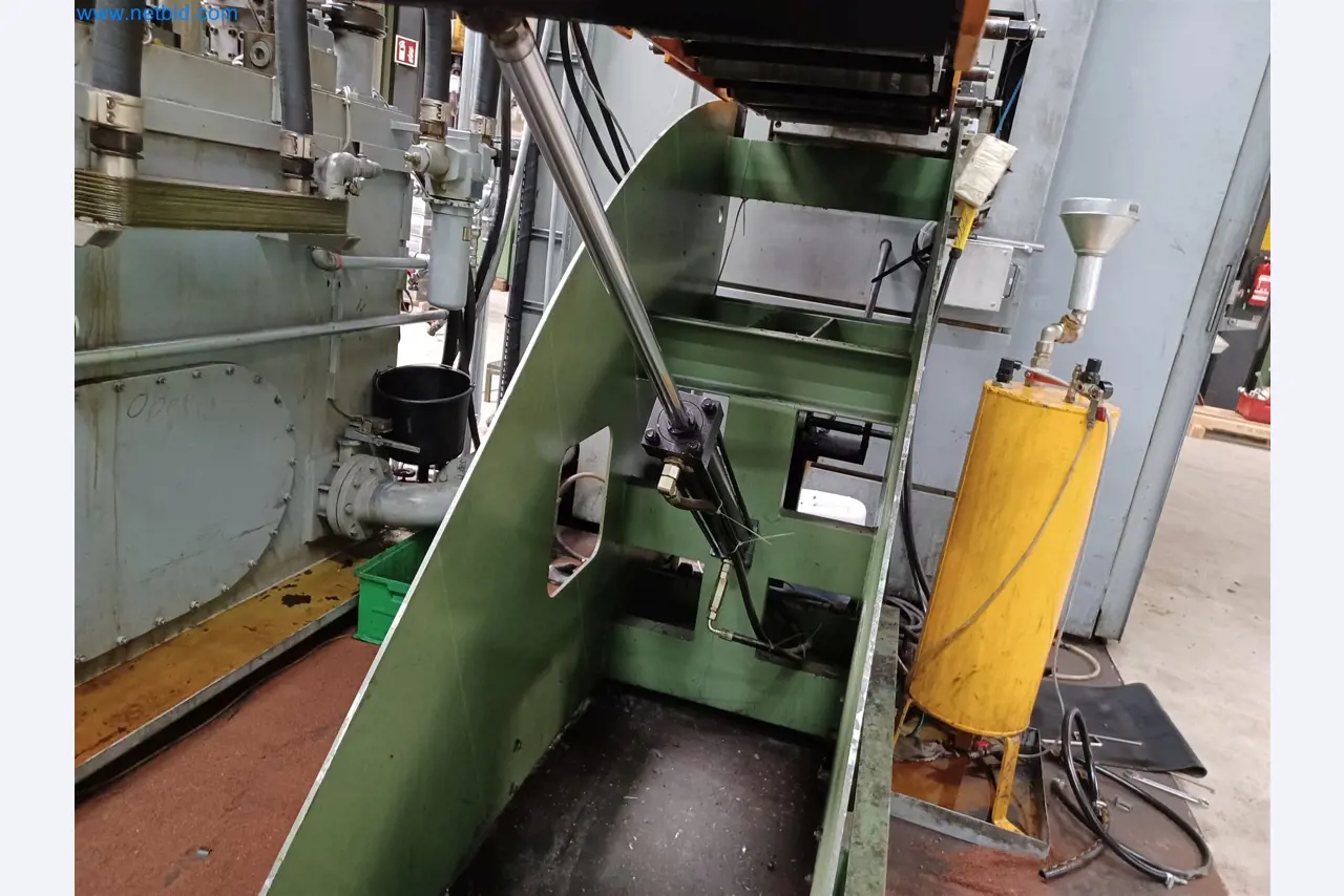 Machines for the production of stamped parts for the automotive industry, among others-8