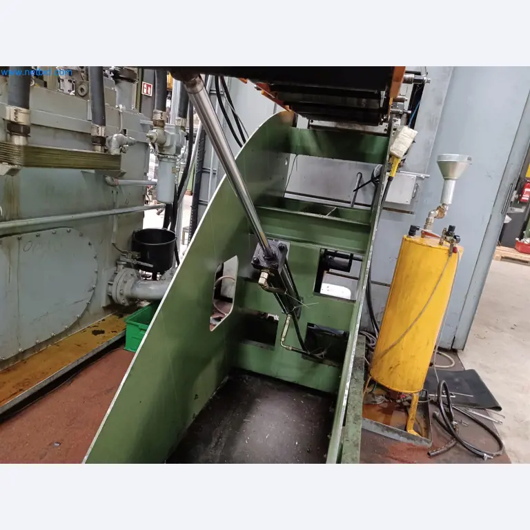 Machines for the production of stamped parts for the automotive industry, among others-8