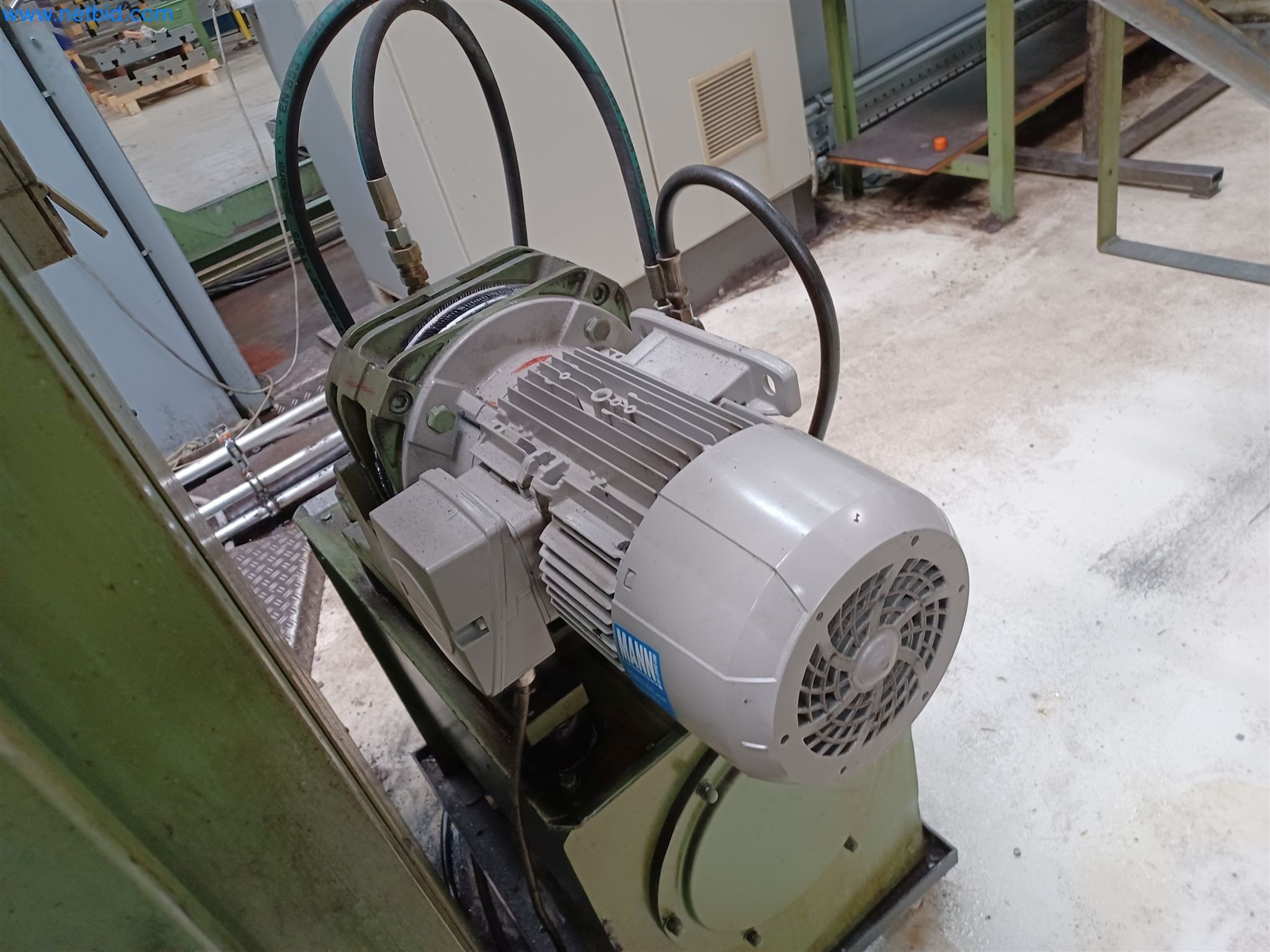 Maszyny do produkcji części tłoczonych dla przemysłu motoryzacyjnego, między innymi-7