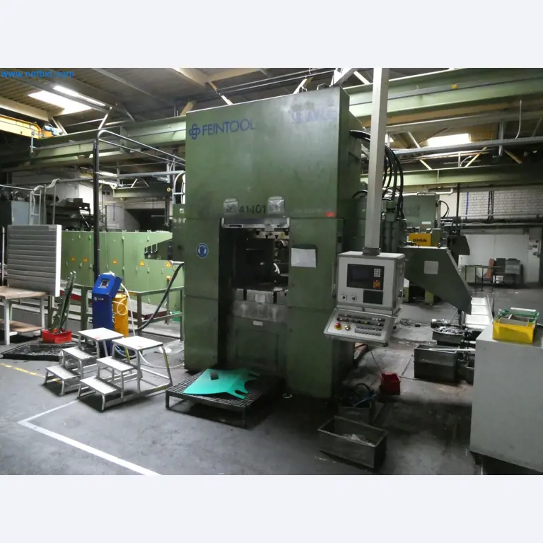 Máquinas para a produção de peças estampadas para a indústria automóvel, entre outras-1