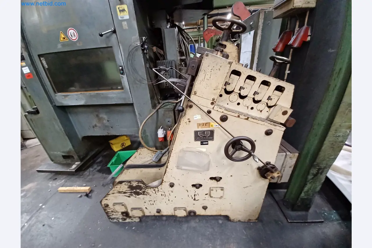 Machines voor de productie van gestanste onderdelen voor onder andere de auto-industrie-10