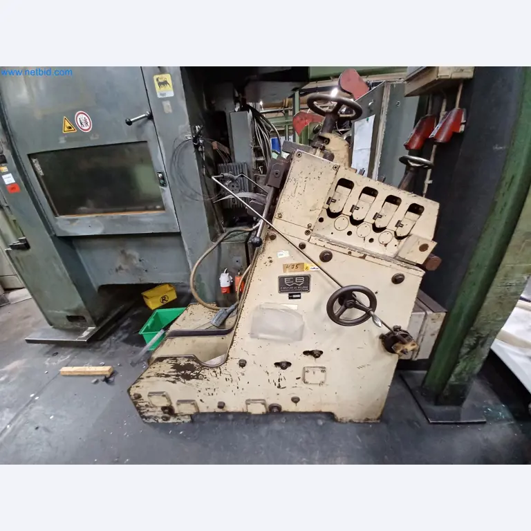 Machines voor de productie van gestanste onderdelen voor onder andere de auto-industrie-10