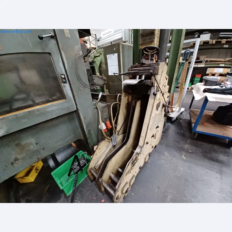 Machines voor de productie van gestanste onderdelen voor onder andere de auto-industrie-11