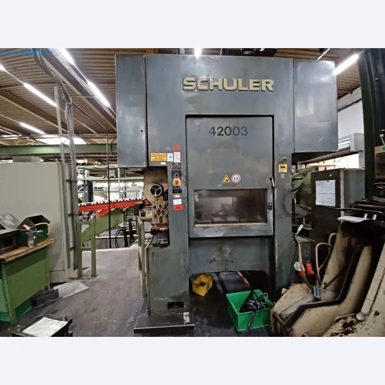 Machines voor de productie van gestanste onderdelen voor onder andere de auto-industrie-1