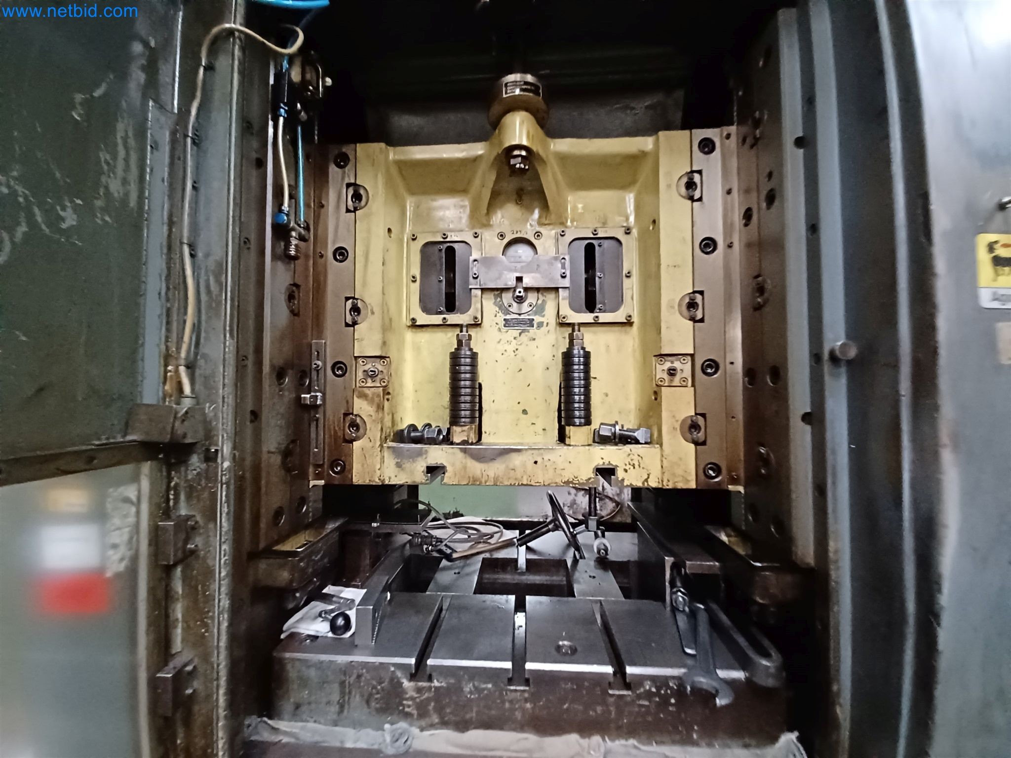 Machines for the production of stamped parts for the automotive industry, among others-3