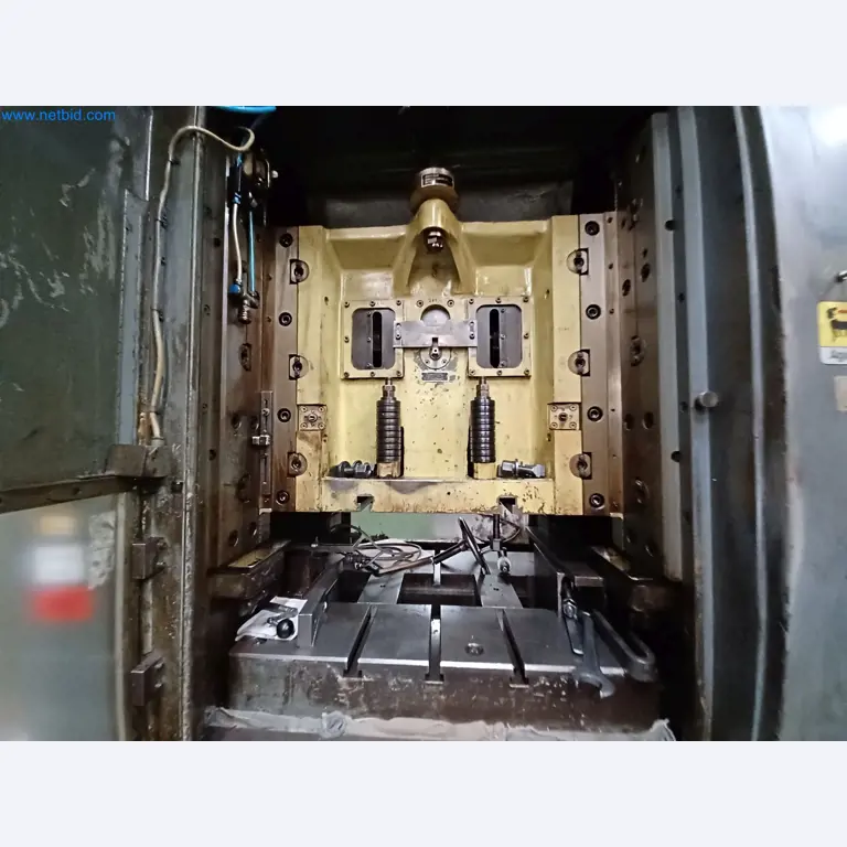 Machines voor de productie van gestanste onderdelen voor onder andere de auto-industrie-3