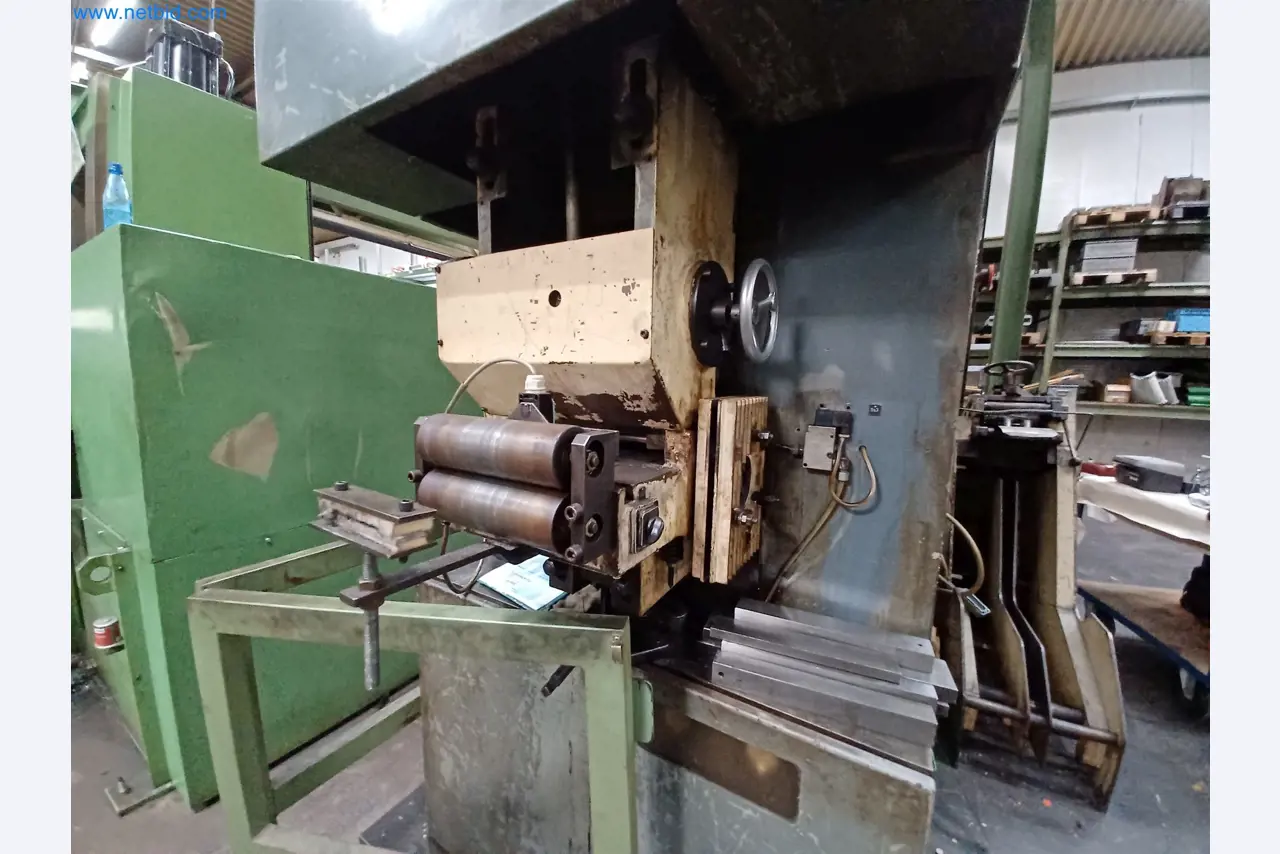 Machines voor de productie van gestanste onderdelen voor onder andere de auto-industrie-4