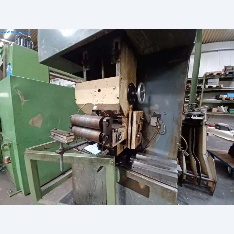 Machines voor de productie van gestanste onderdelen voor onder andere de auto-industrie-4