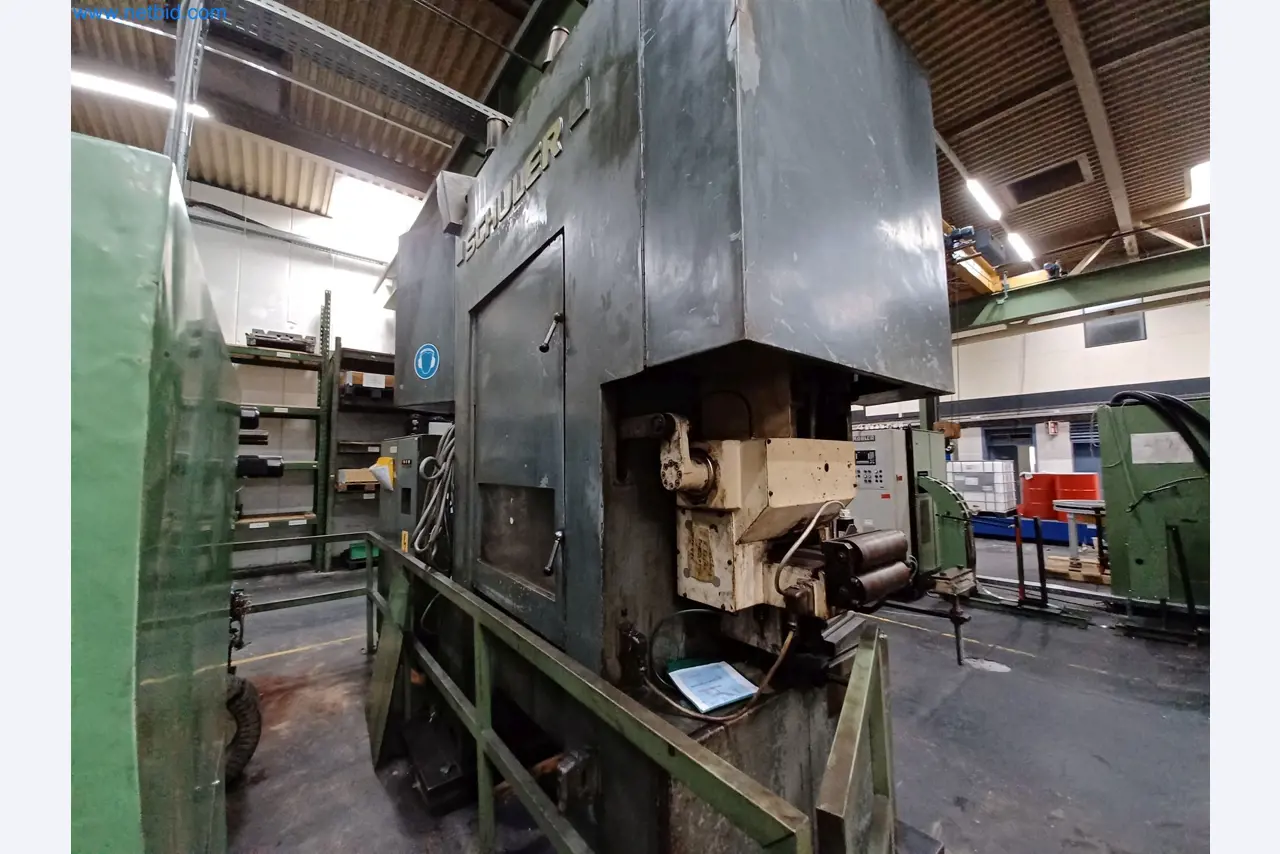 Machines voor de productie van gestanste onderdelen voor onder andere de auto-industrie-5