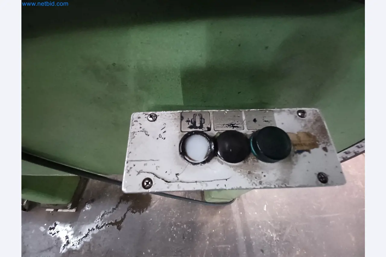 Maszyny do produkcji części tłoczonych dla przemysłu motoryzacyjnego, między innymi-15