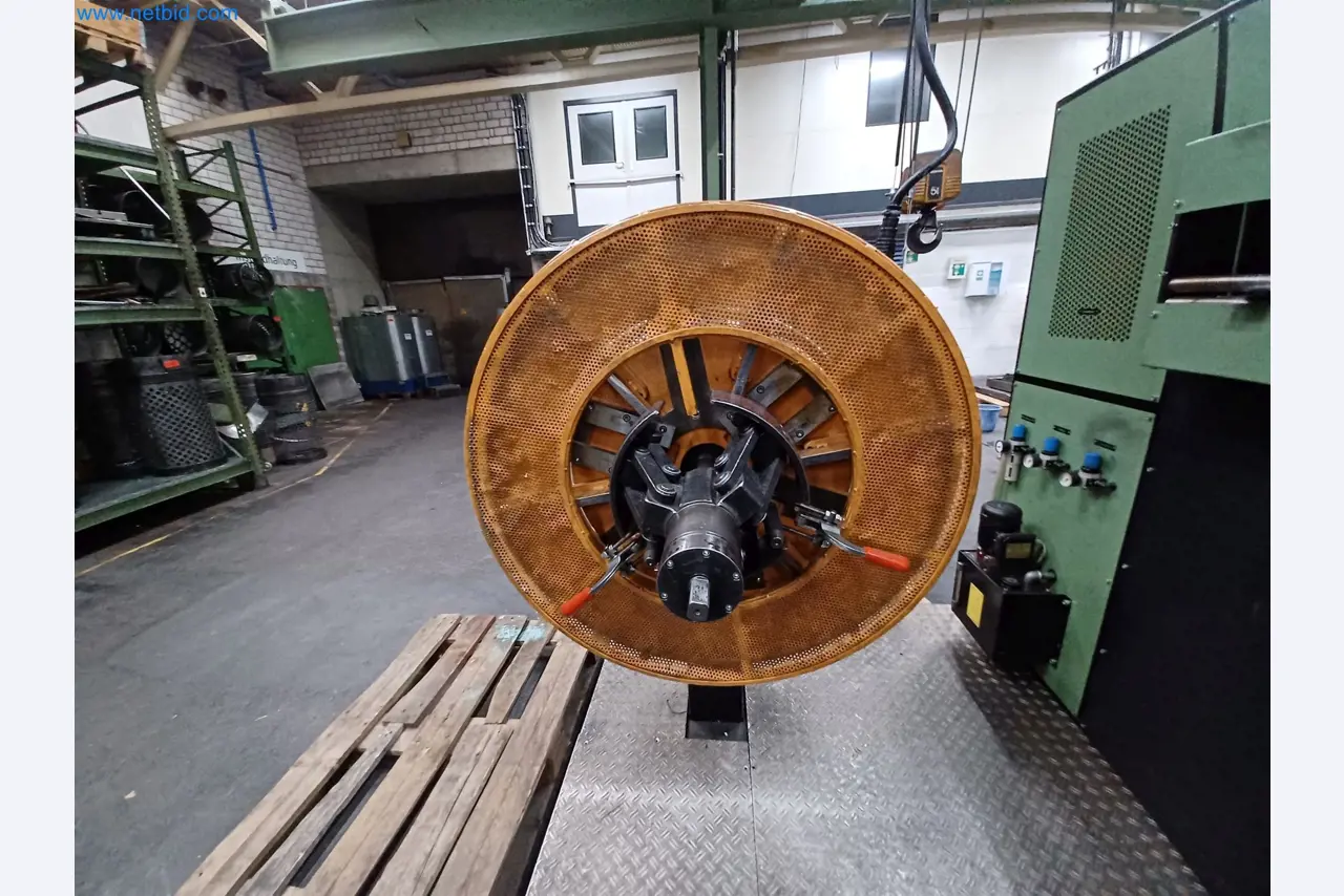 Maszyny do produkcji części tłoczonych dla przemysłu motoryzacyjnego, między innymi-3