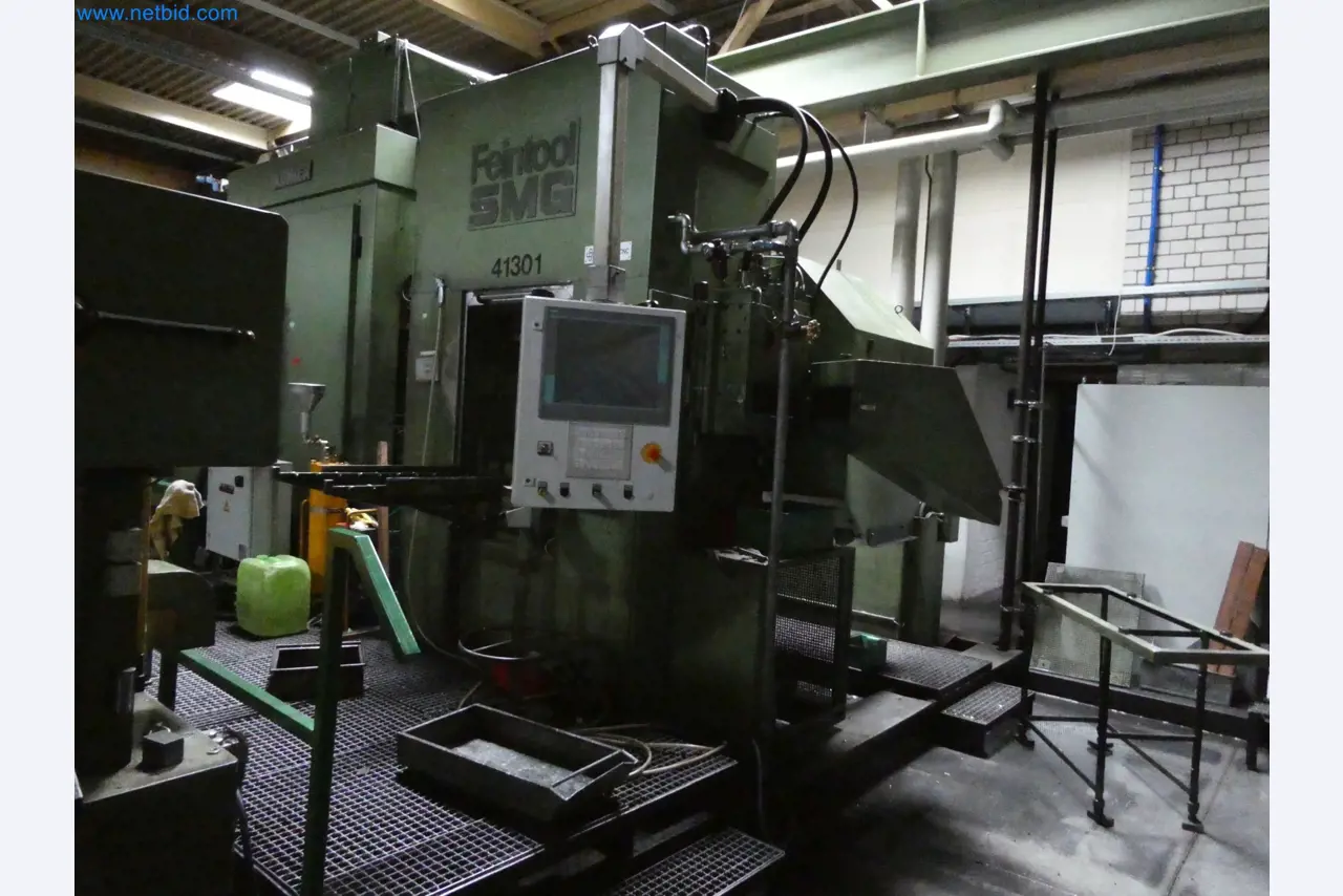 Máquinas para a produção de peças estampadas para a indústria automóvel, entre outras-1