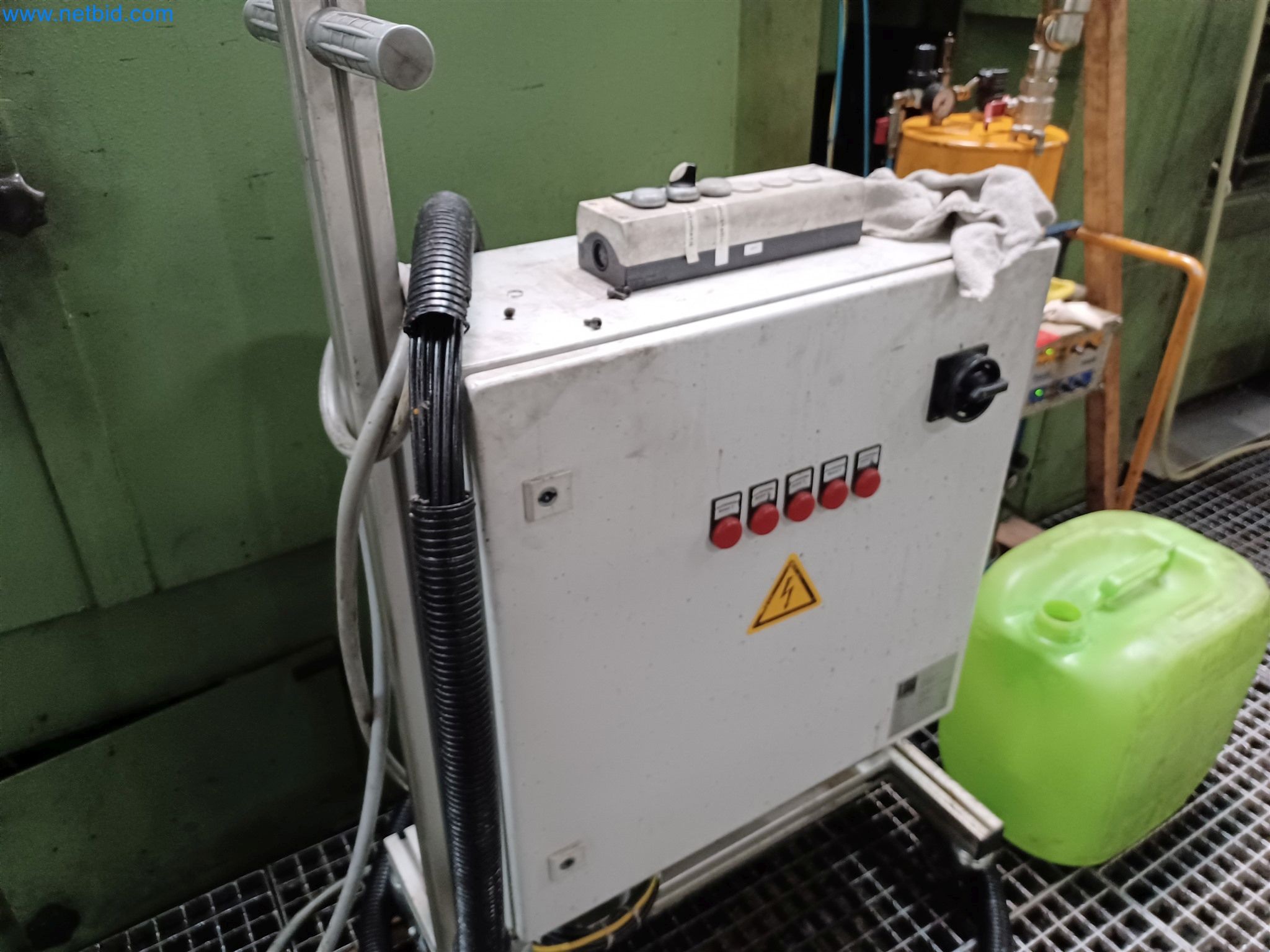 Machines for the production of stamped parts for the automotive industry, among others-10