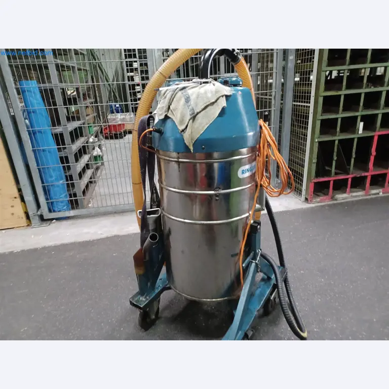 Stroje na výrobu lisovaných dílů mimo jiné pro automobilový průmysl.-2