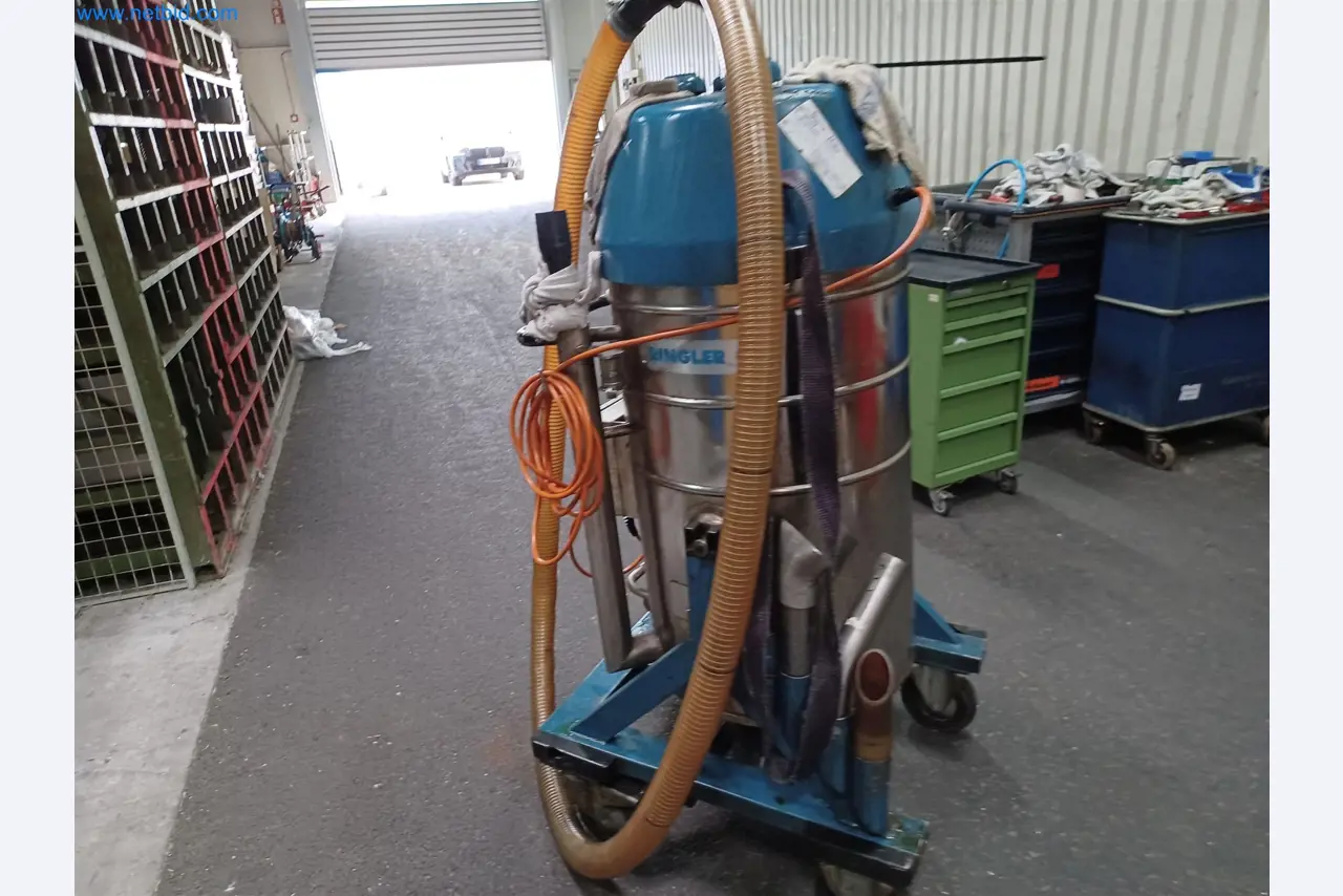 Stroje na výrobu lisovaných dílů mimo jiné pro automobilový průmysl.-3