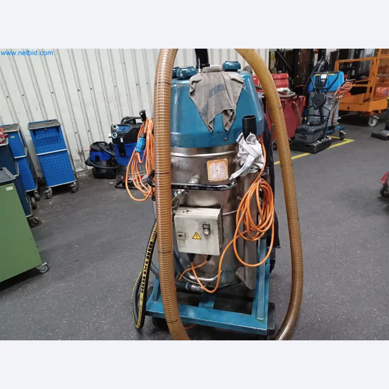 Stroje na výrobu lisovaných dílů mimo jiné pro automobilový průmysl.-4