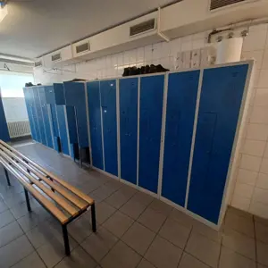 13 Metalen kluisjes