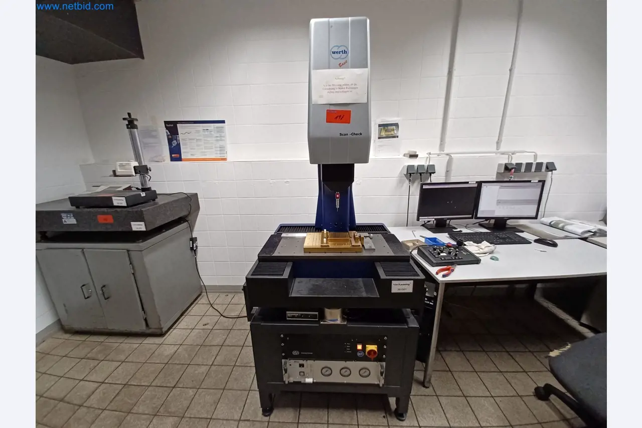 Maszyny do produkcji części tłoczonych dla przemysłu motoryzacyjnego, między innymi-1