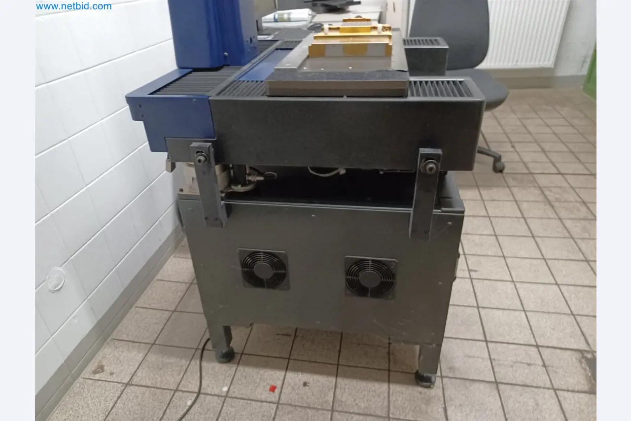 Maszyny do produkcji części tłoczonych dla przemysłu motoryzacyjnego, między innymi-3