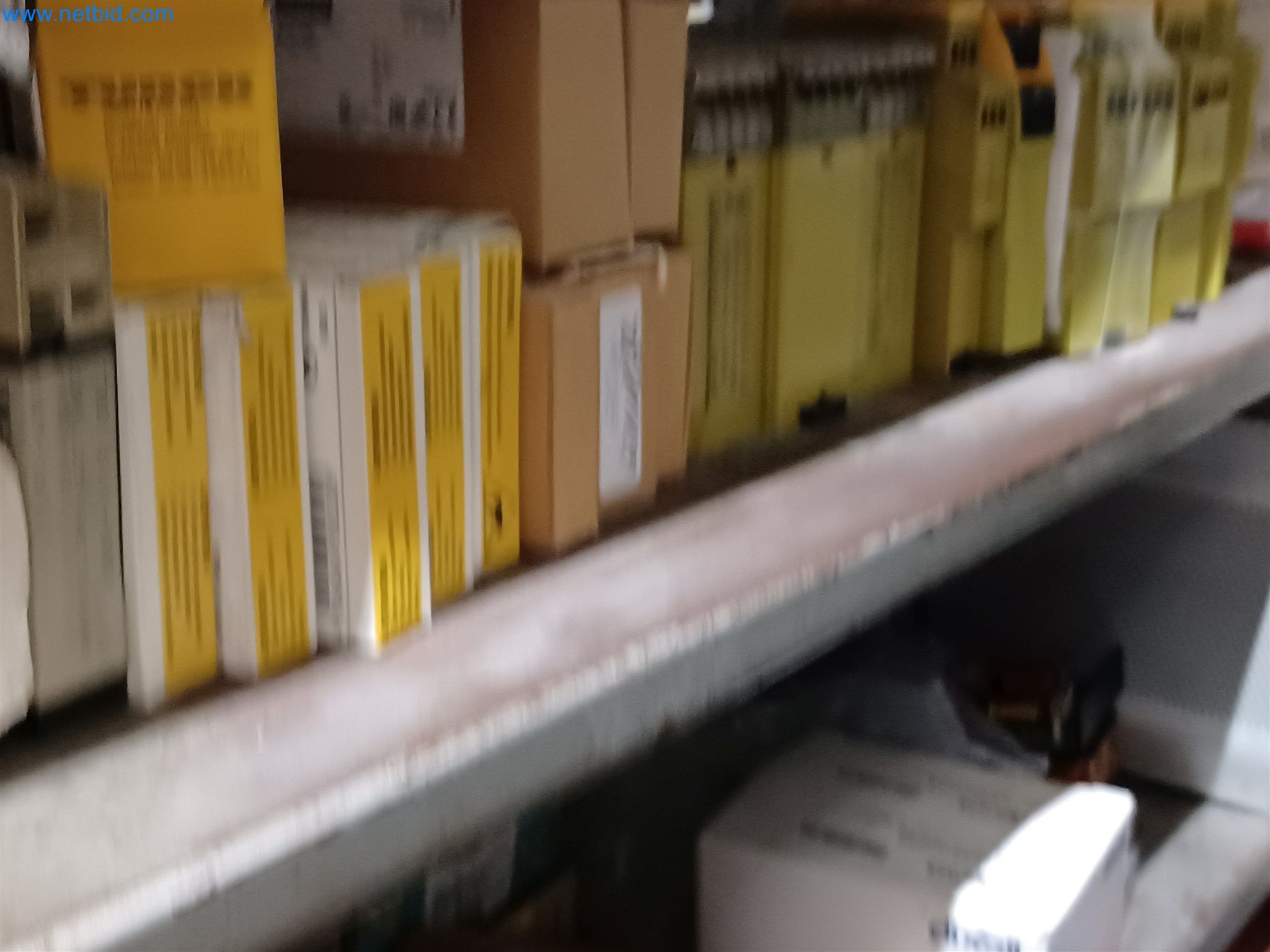 Maszyny do produkcji części tłoczonych dla przemysłu motoryzacyjnego, między innymi-111