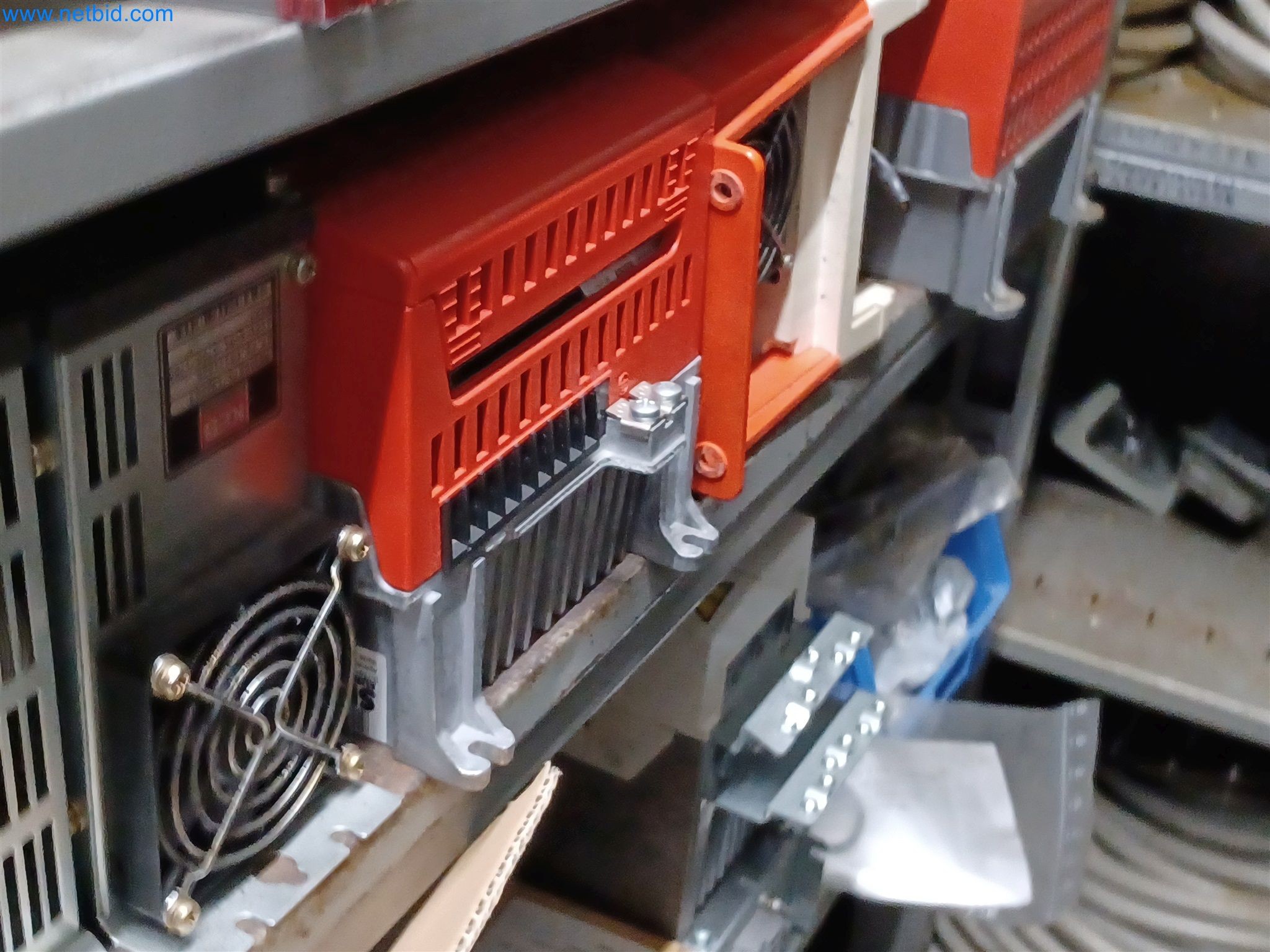 Maszyny do produkcji części tłoczonych dla przemysłu motoryzacyjnego, między innymi-113