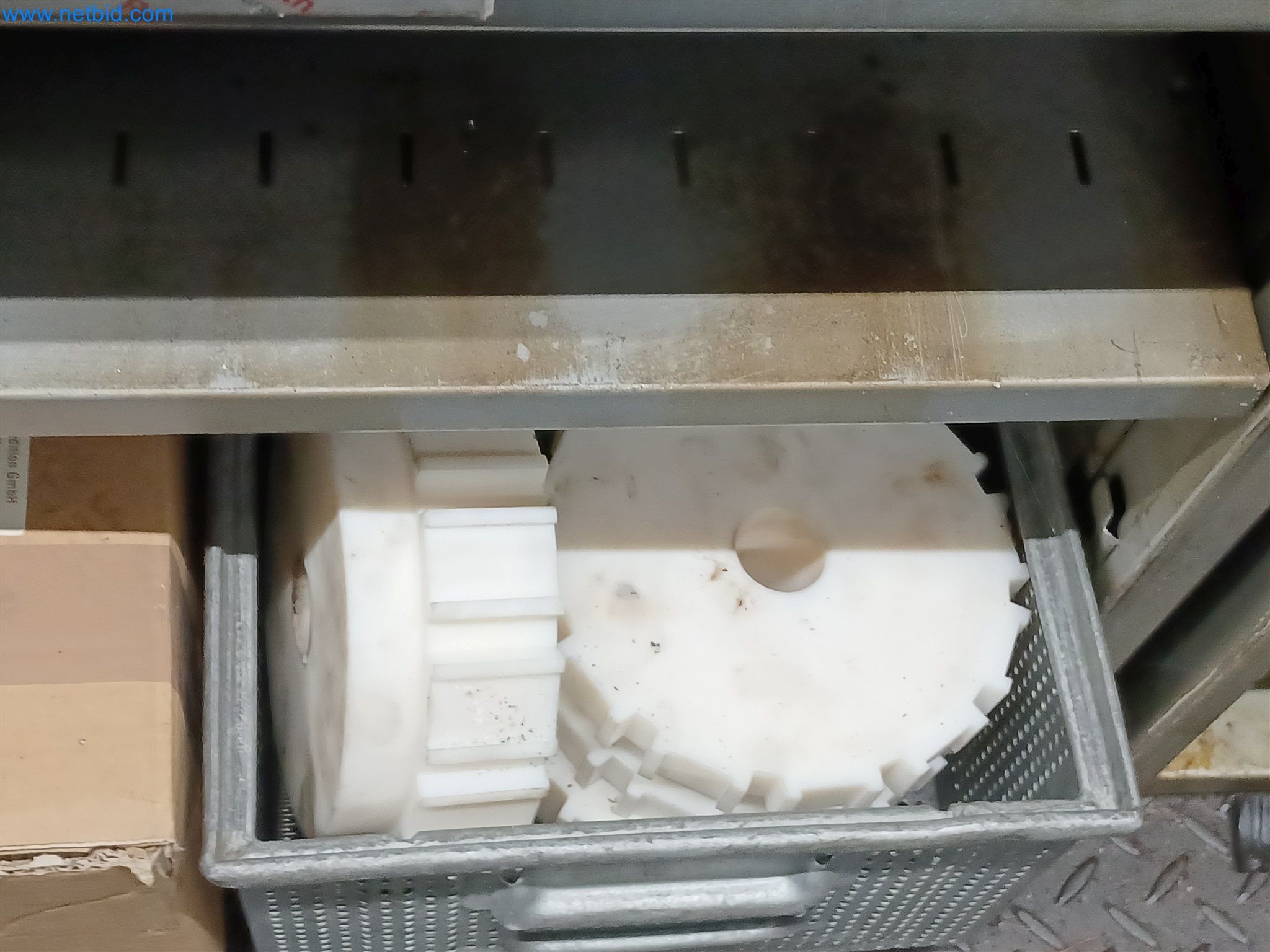 Maszyny do produkcji części tłoczonych dla przemysłu motoryzacyjnego, między innymi-123