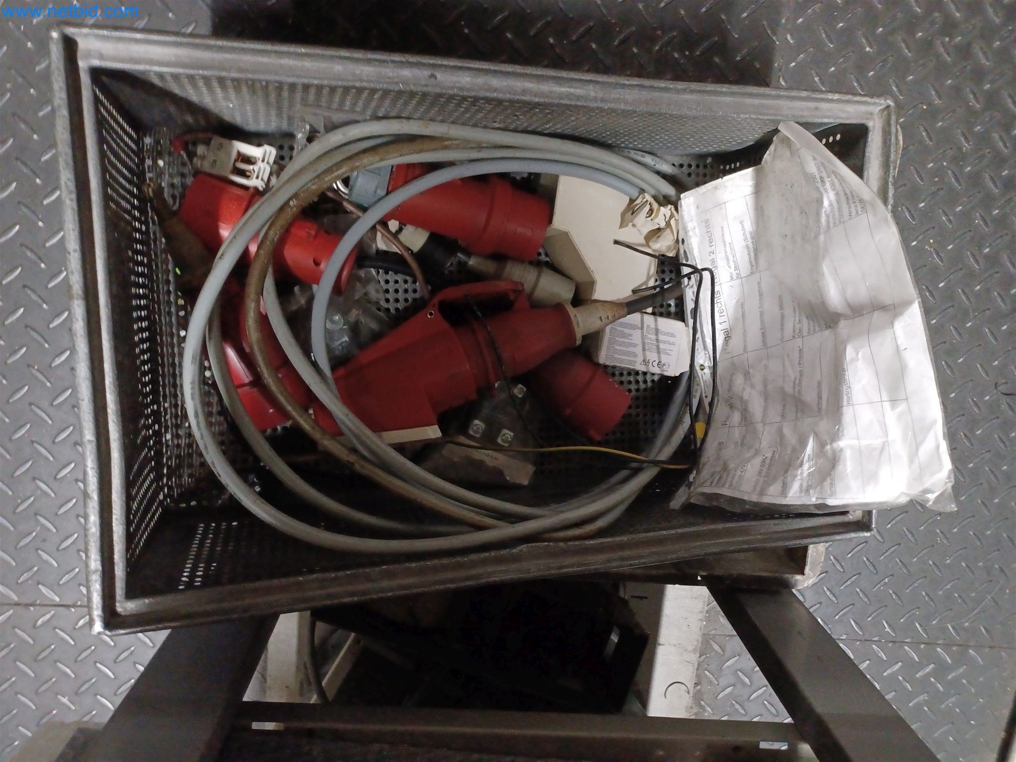 Maszyny do produkcji części tłoczonych dla przemysłu motoryzacyjnego, między innymi-132