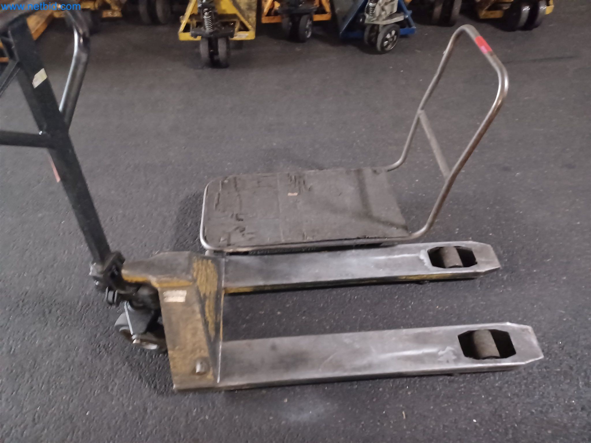 Maszyny do produkcji części tłoczonych dla przemysłu motoryzacyjnego, między innymi-141