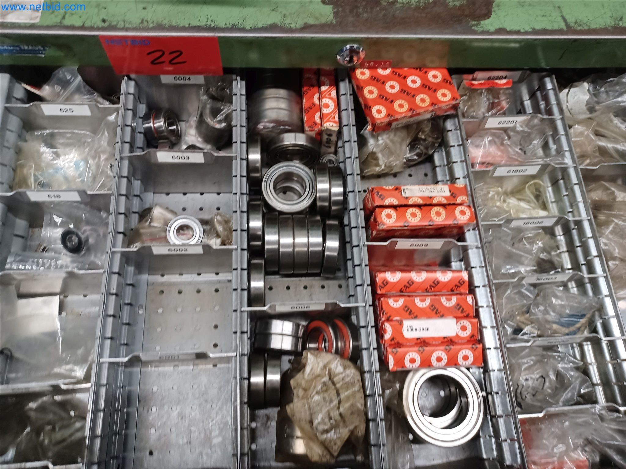 Maszyny do produkcji części tłoczonych dla przemysłu motoryzacyjnego, między innymi-25