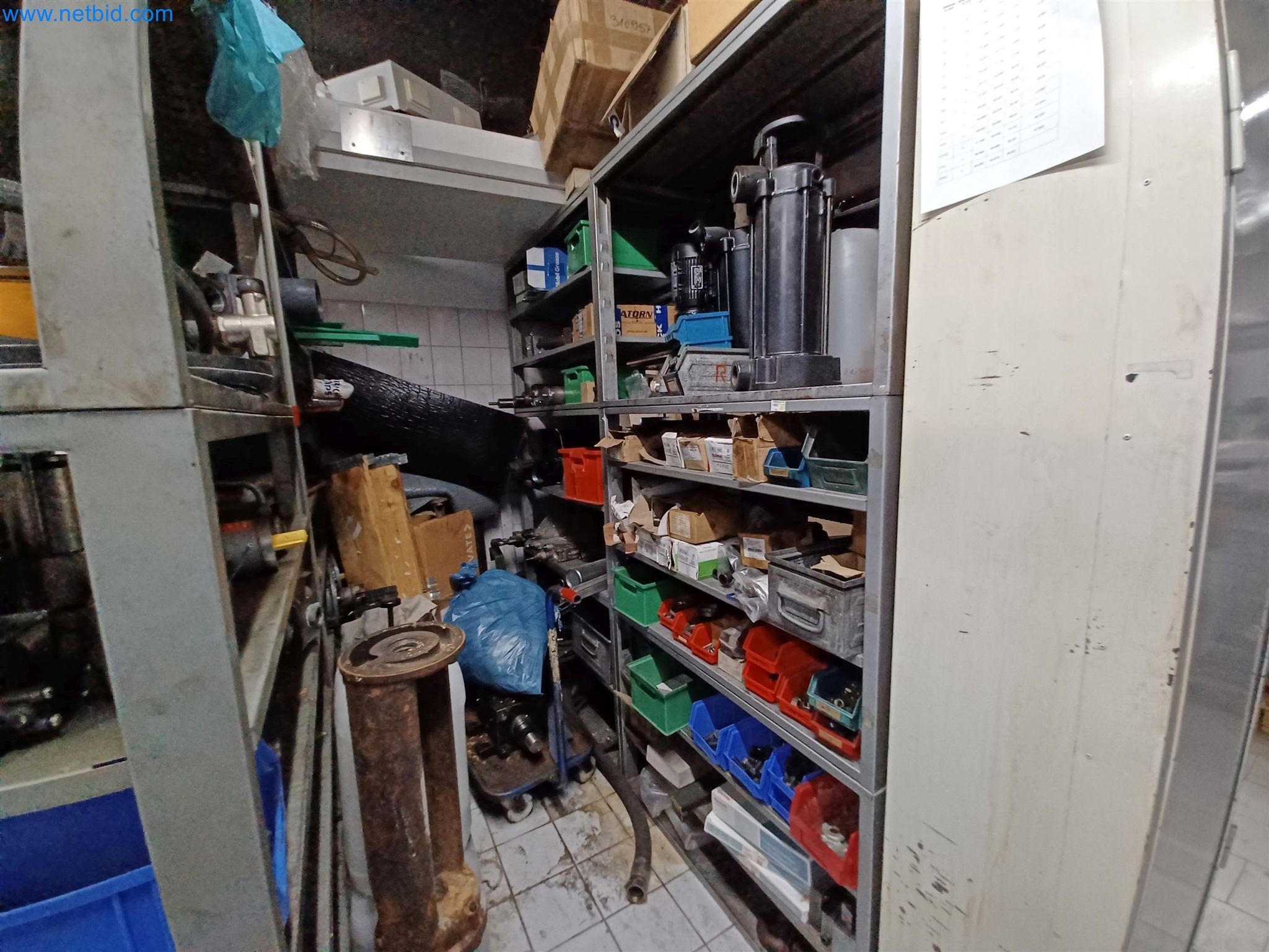 Maszyny do produkcji części tłoczonych dla przemysłu motoryzacyjnego, między innymi-32