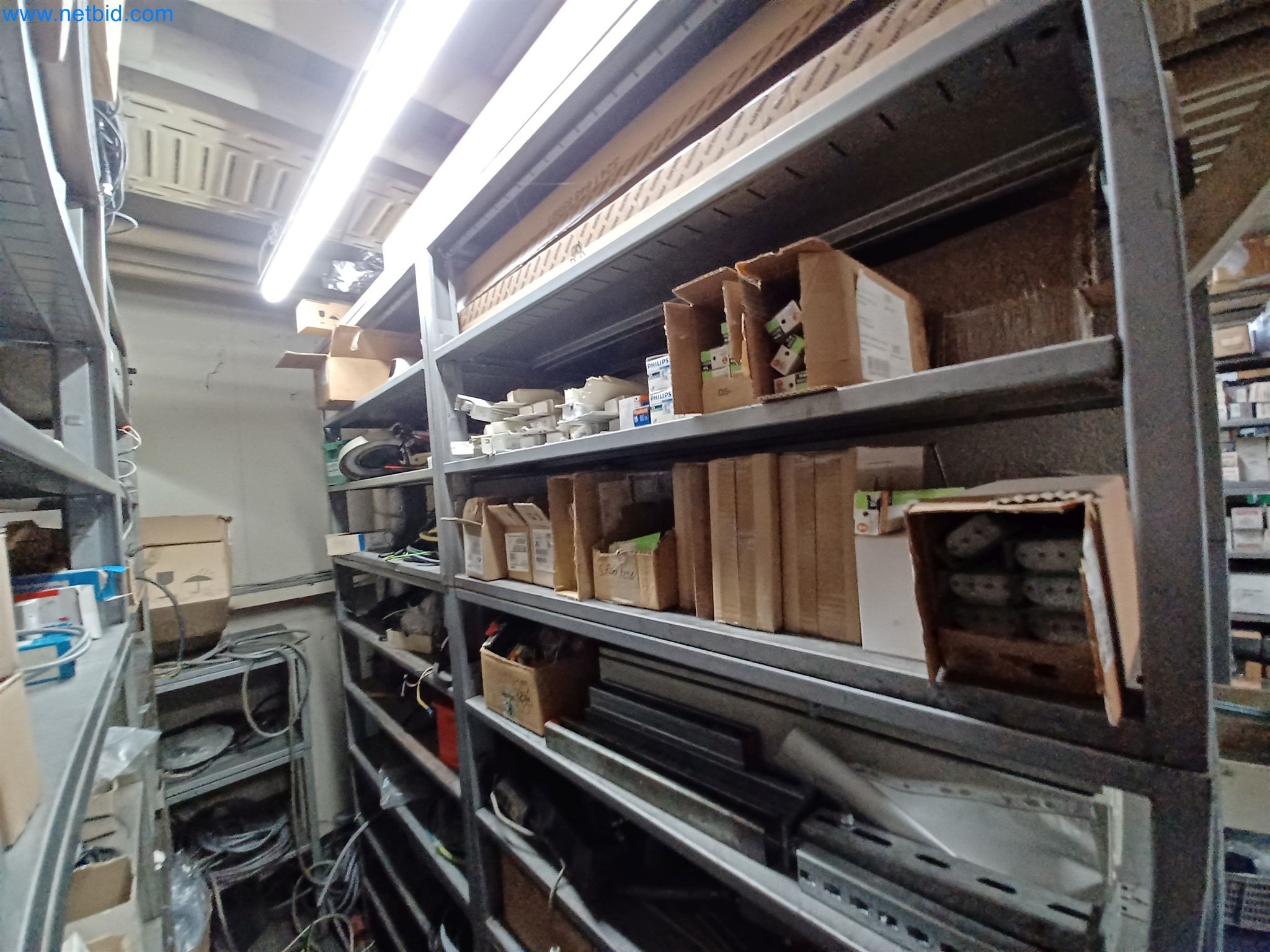 Maszyny do produkcji części tłoczonych dla przemysłu motoryzacyjnego, między innymi-46