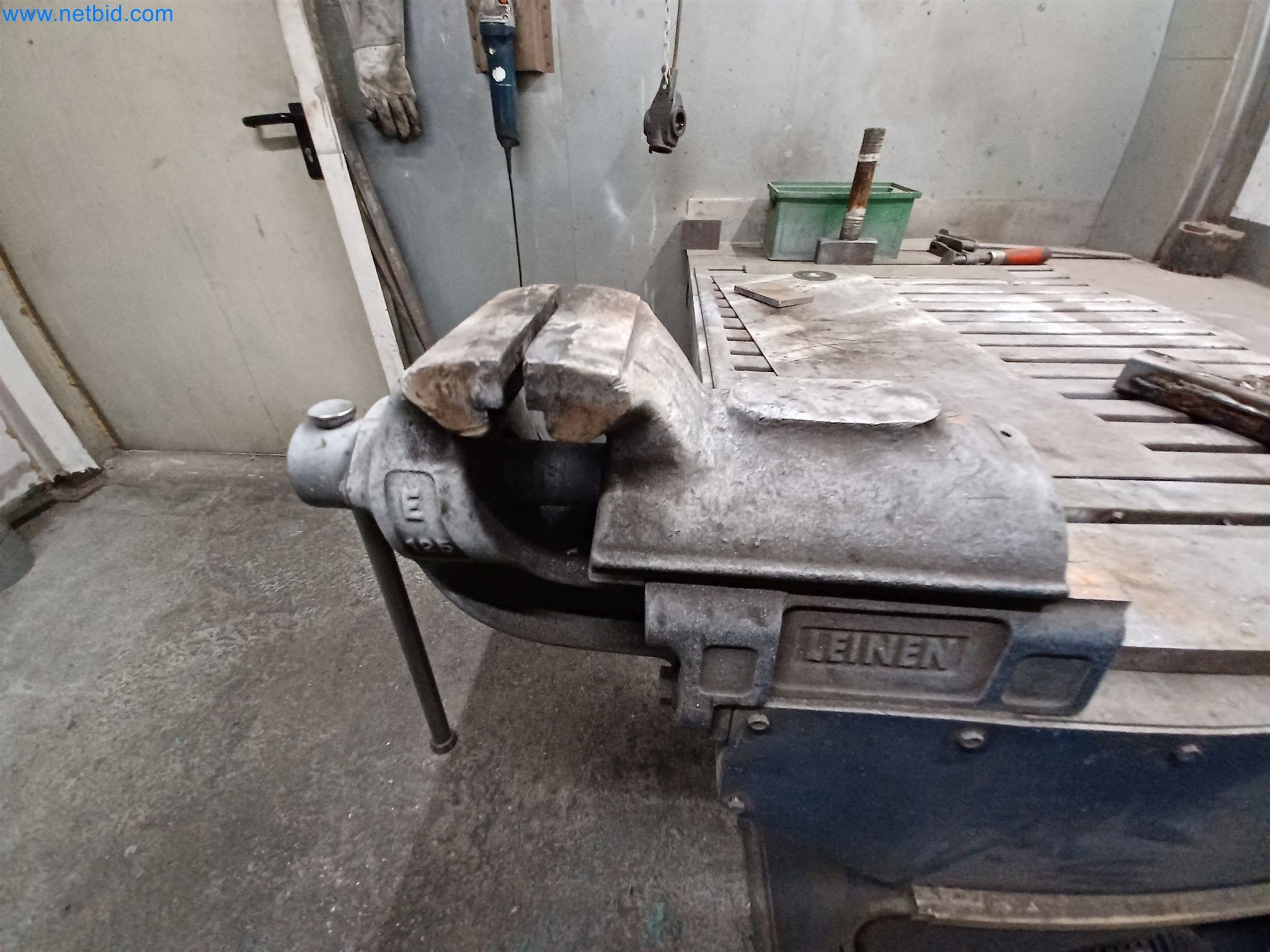 Maszyny do produkcji części tłoczonych dla przemysłu motoryzacyjnego, między innymi-54