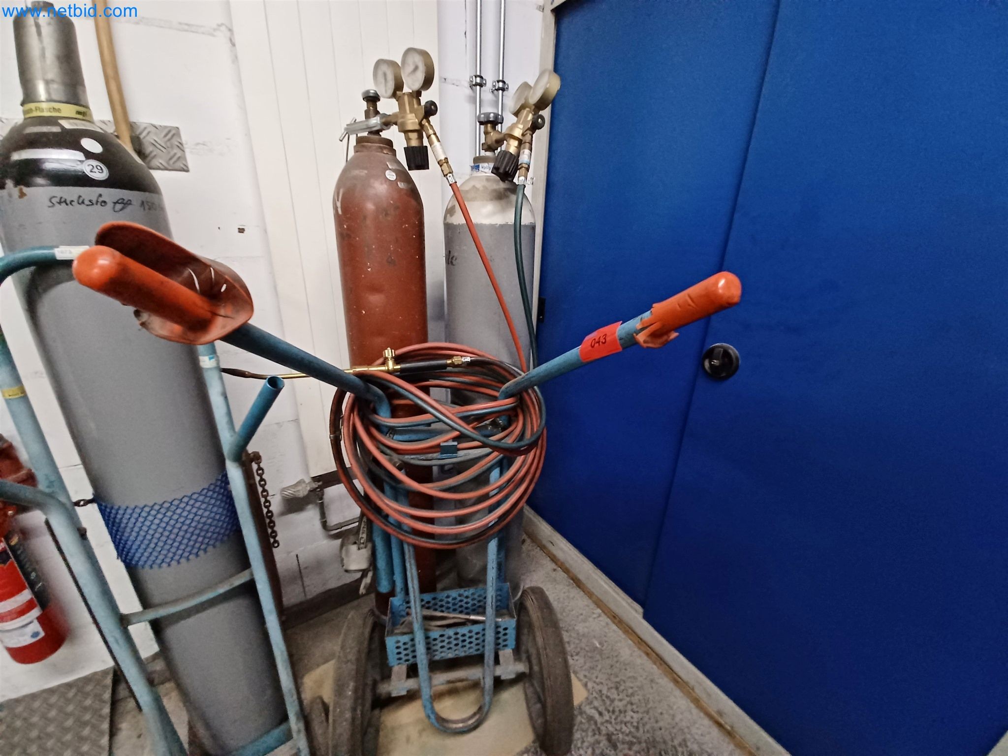 Maszyny do produkcji części tłoczonych dla przemysłu motoryzacyjnego, między innymi-59