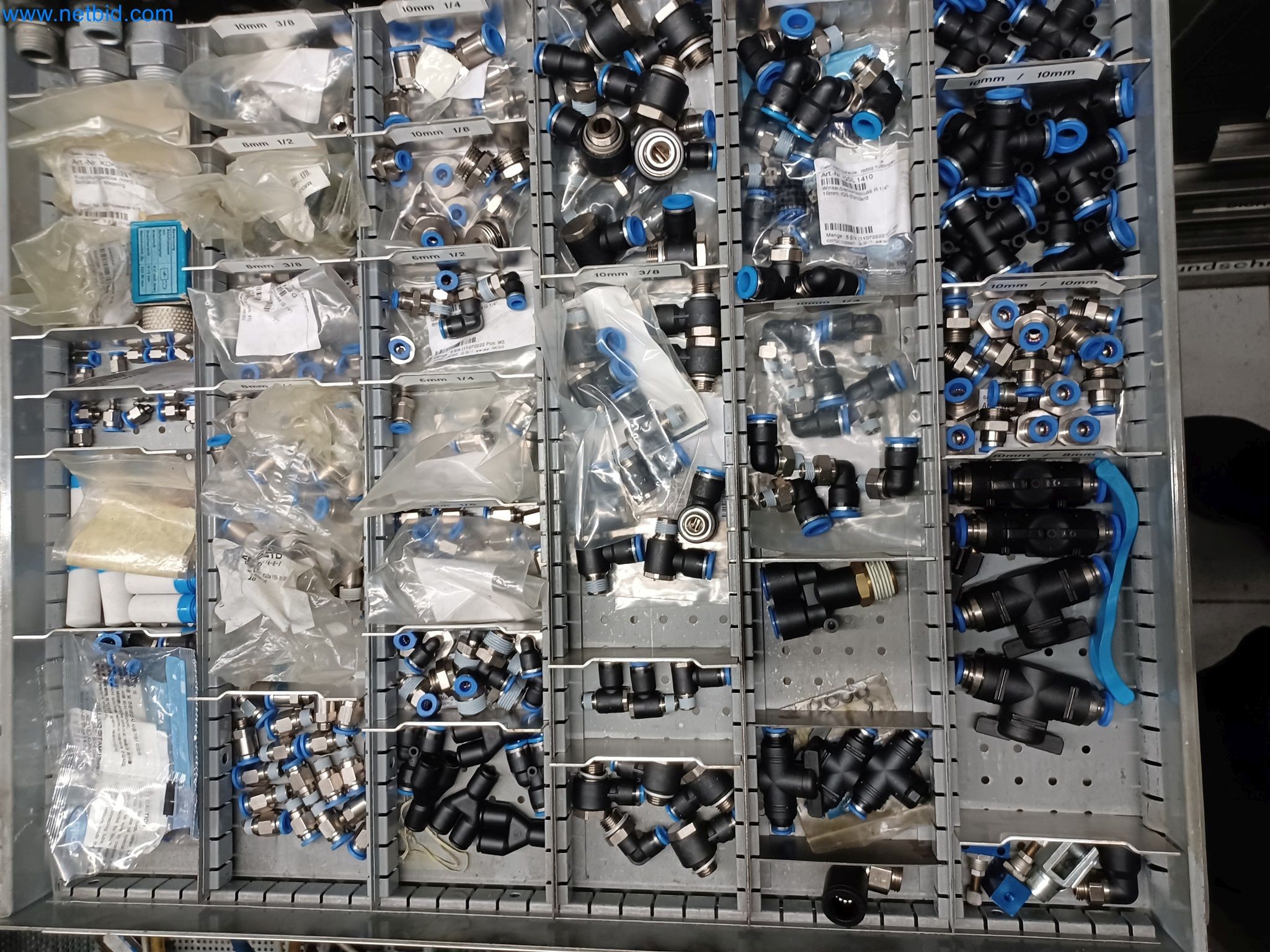 Maszyny do produkcji części tłoczonych dla przemysłu motoryzacyjnego, między innymi-79