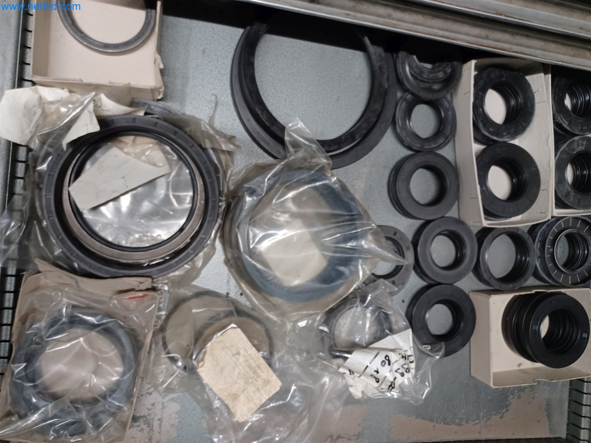 Maszyny do produkcji części tłoczonych dla przemysłu motoryzacyjnego, między innymi-86