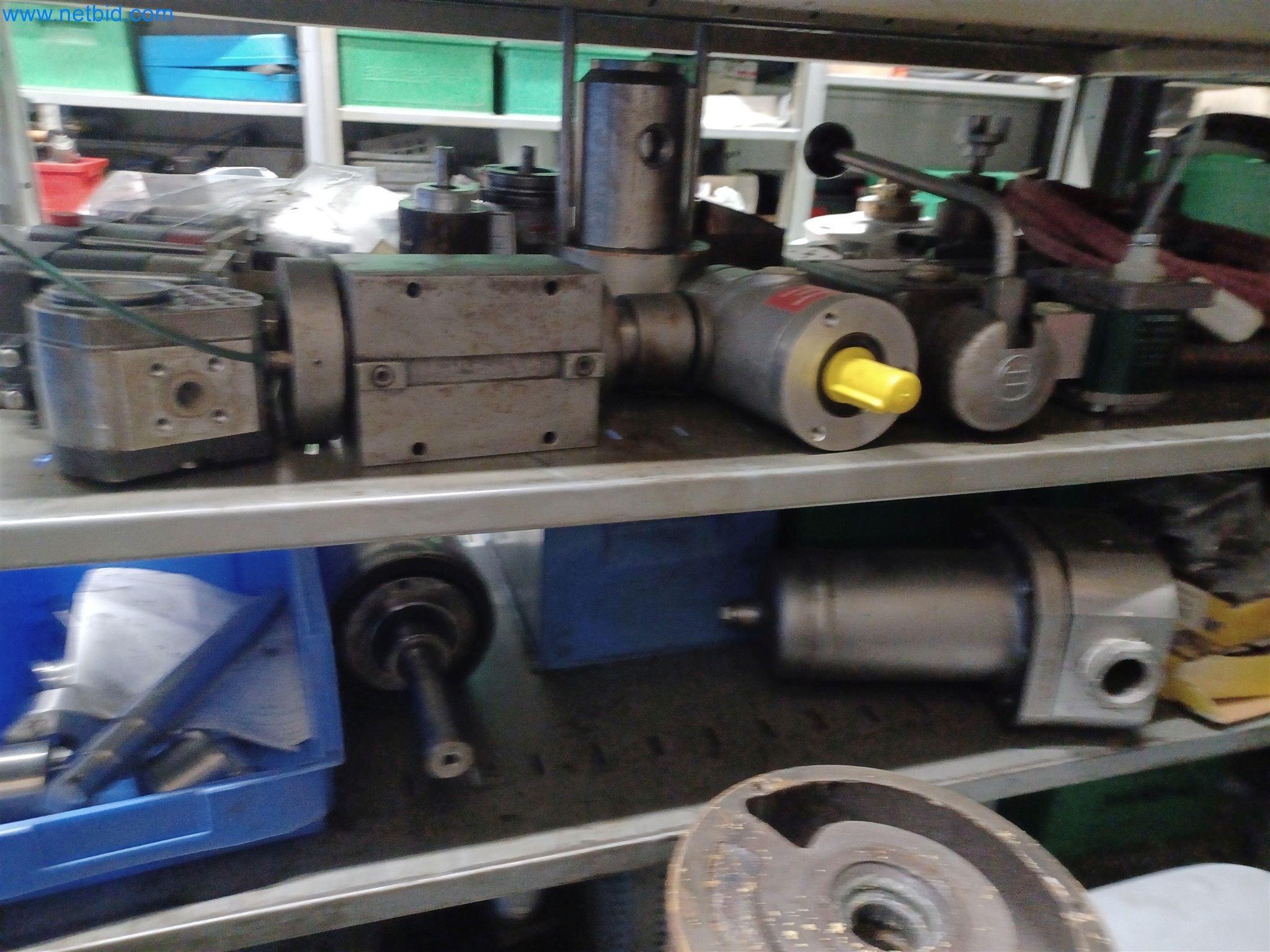 Maszyny do produkcji części tłoczonych dla przemysłu motoryzacyjnego, między innymi-92