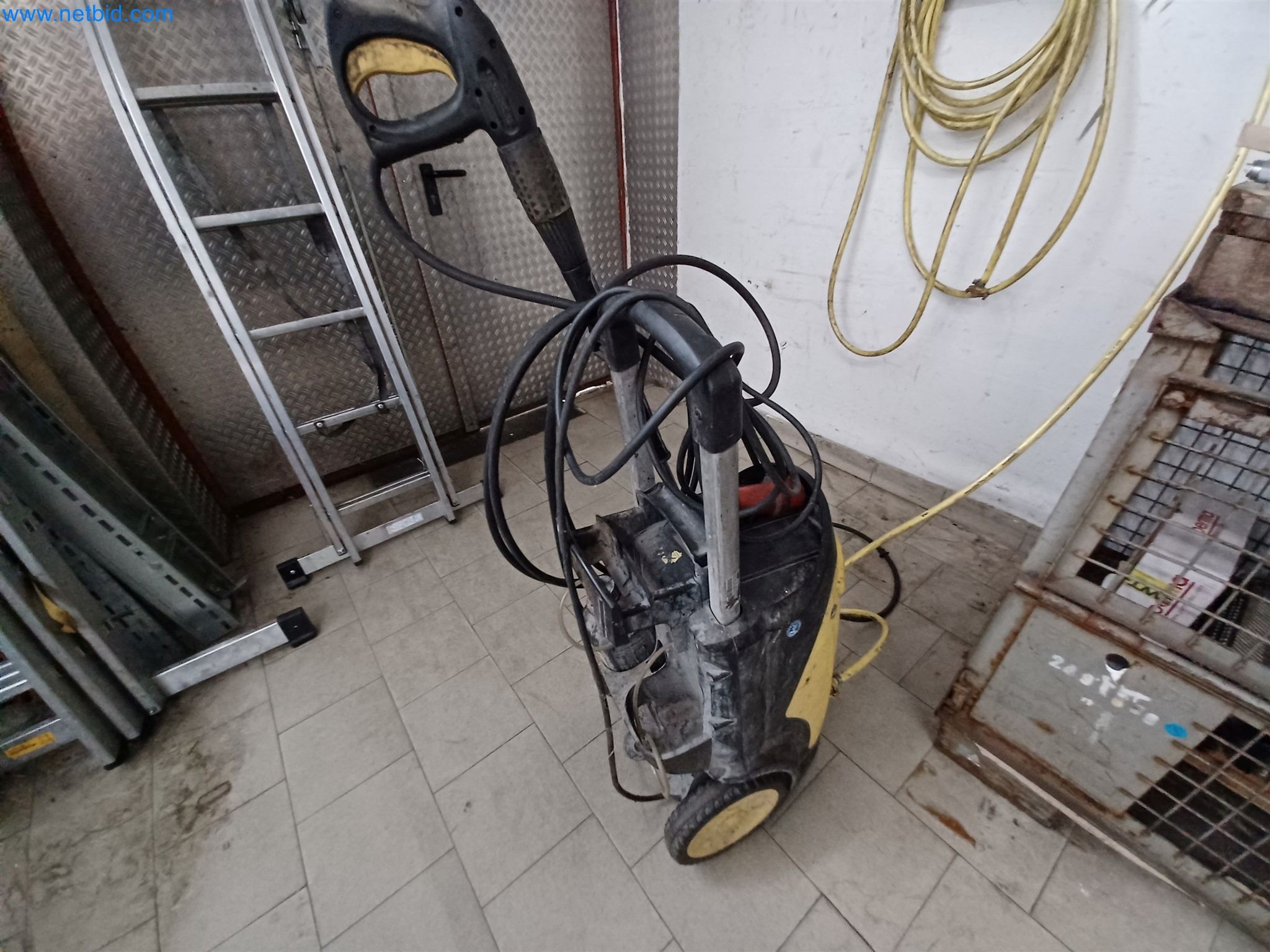 Maszyny do produkcji części tłoczonych dla przemysłu motoryzacyjnego, między innymi-9