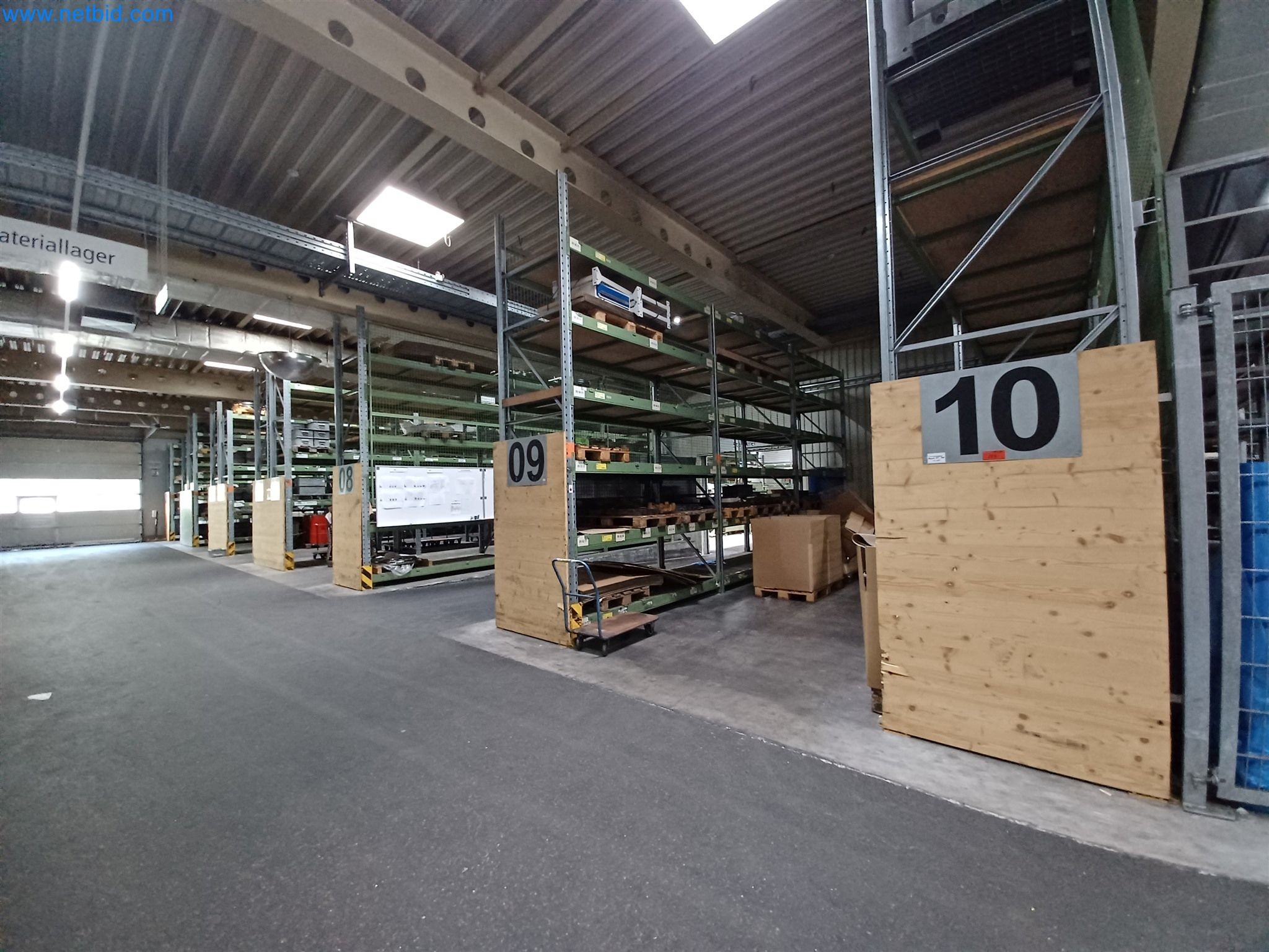 Machines pour la fabrication de pièces découpées, entre autres pour le secteur de l'automobile-1