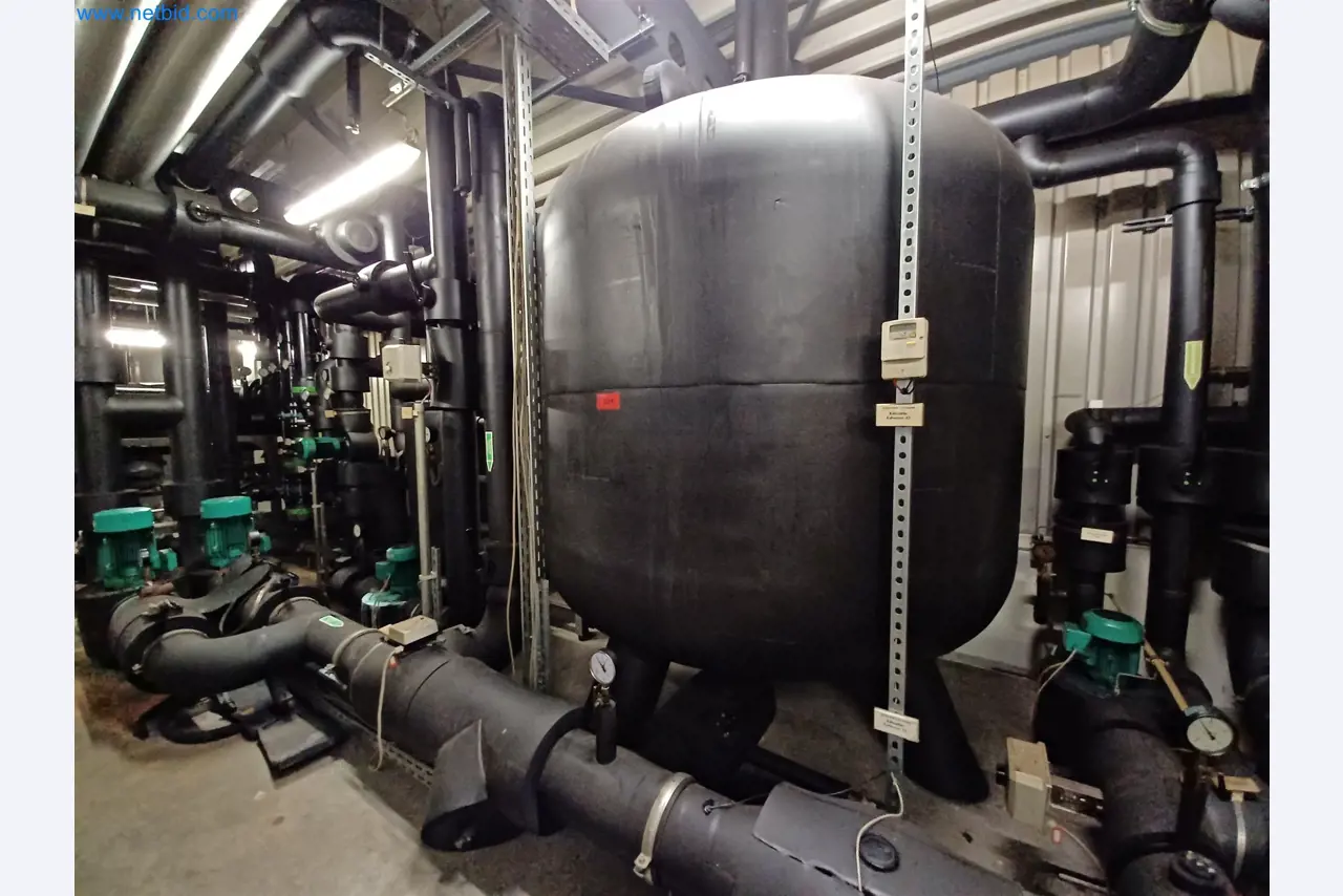 Stroje na výrobu lisovaných dílů mimo jiné pro automobilový průmysl.-1