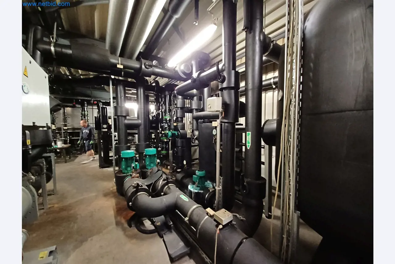 Stroje na výrobu lisovaných dílů mimo jiné pro automobilový průmysl.-2