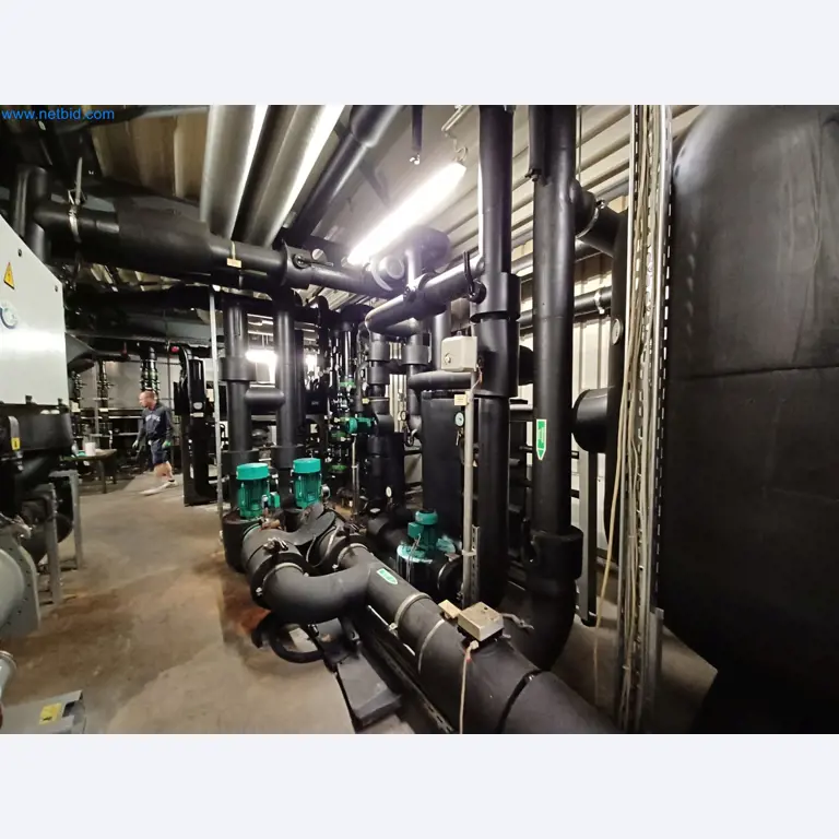 Stroje na výrobu lisovaných dílů mimo jiné pro automobilový průmysl.-2