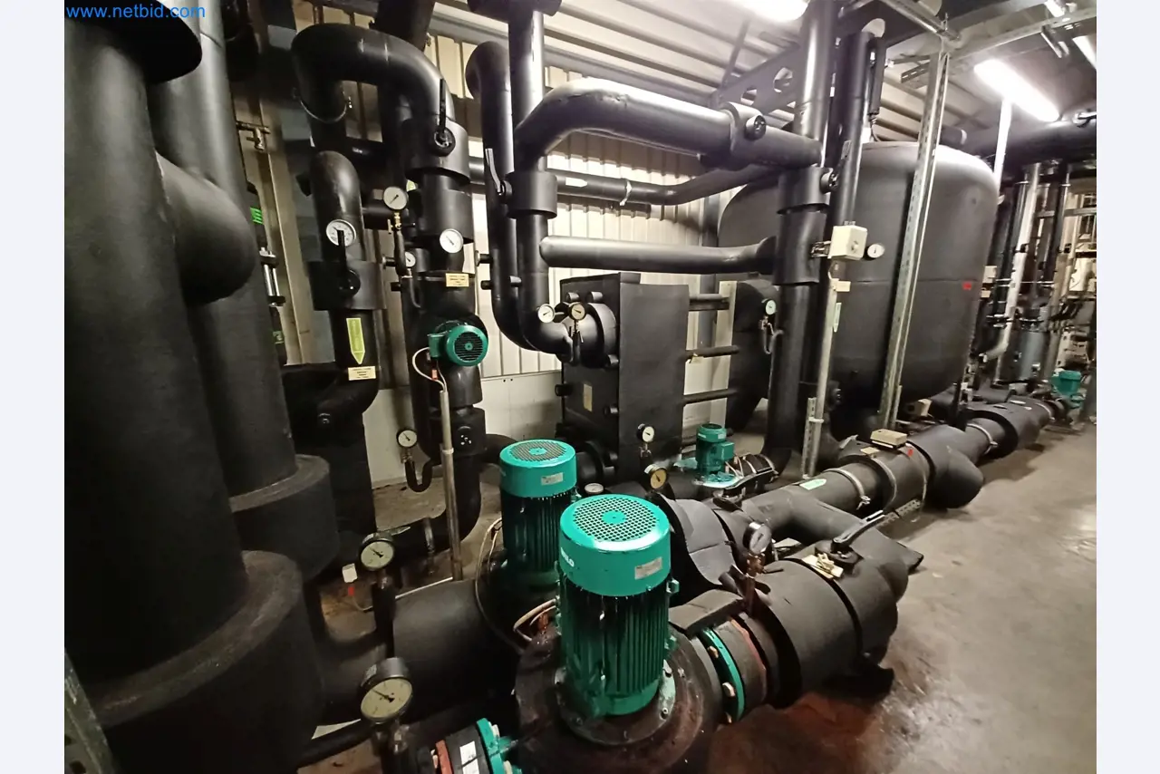 Stroje na výrobu lisovaných dílů mimo jiné pro automobilový průmysl.-5