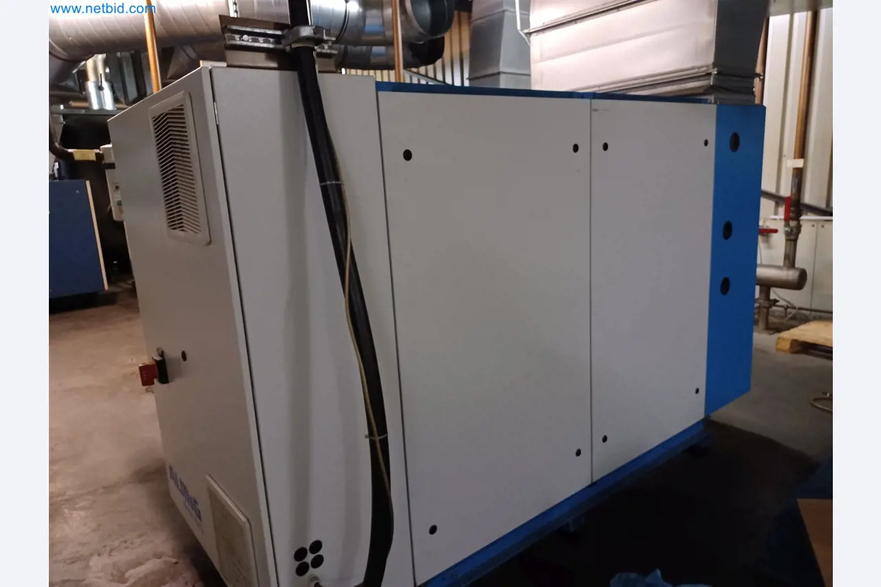 Stroje na výrobu lisovaných dílů mimo jiné pro automobilový průmysl.-3