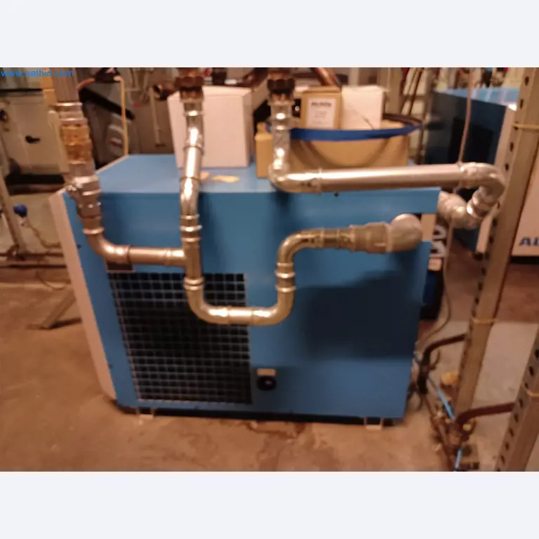 Stroje na výrobu lisovaných dílů mimo jiné pro automobilový průmysl.-3