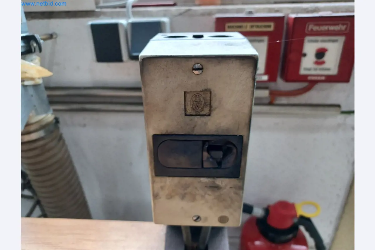 Machines voor de productie van gestanste onderdelen voor onder andere de auto-industrie-11