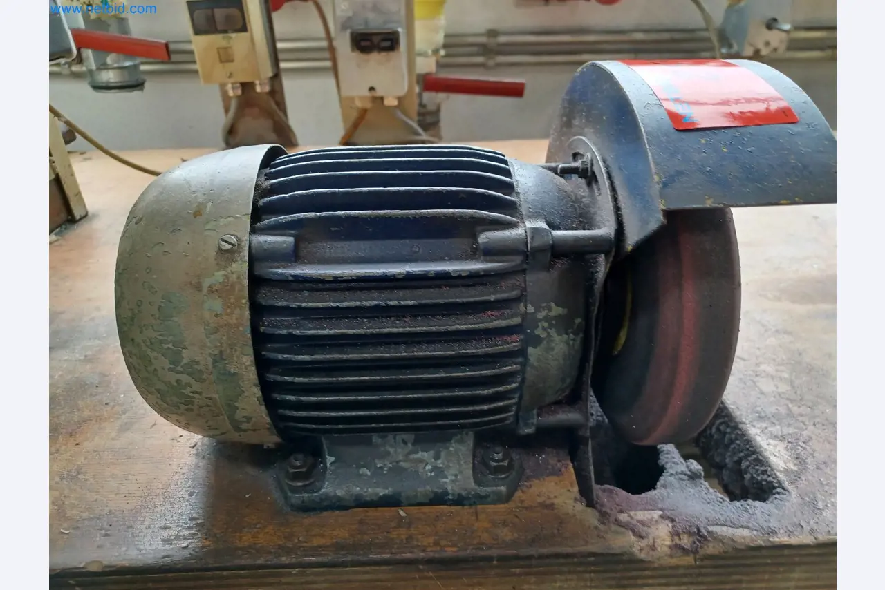 Machines voor de productie van gestanste onderdelen voor onder andere de auto-industrie-5