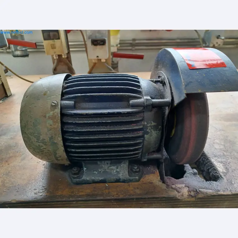 Machines voor de productie van gestanste onderdelen voor onder andere de auto-industrie-5